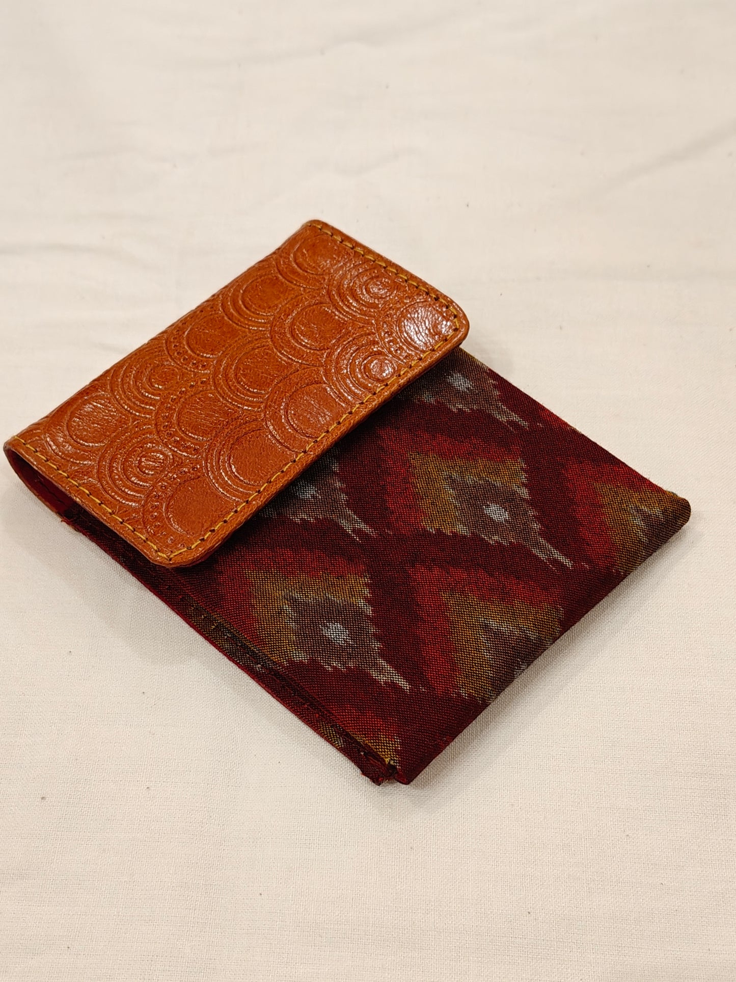 Cards and cash holder with 3 pockets - handcrafted fabrics and leather based