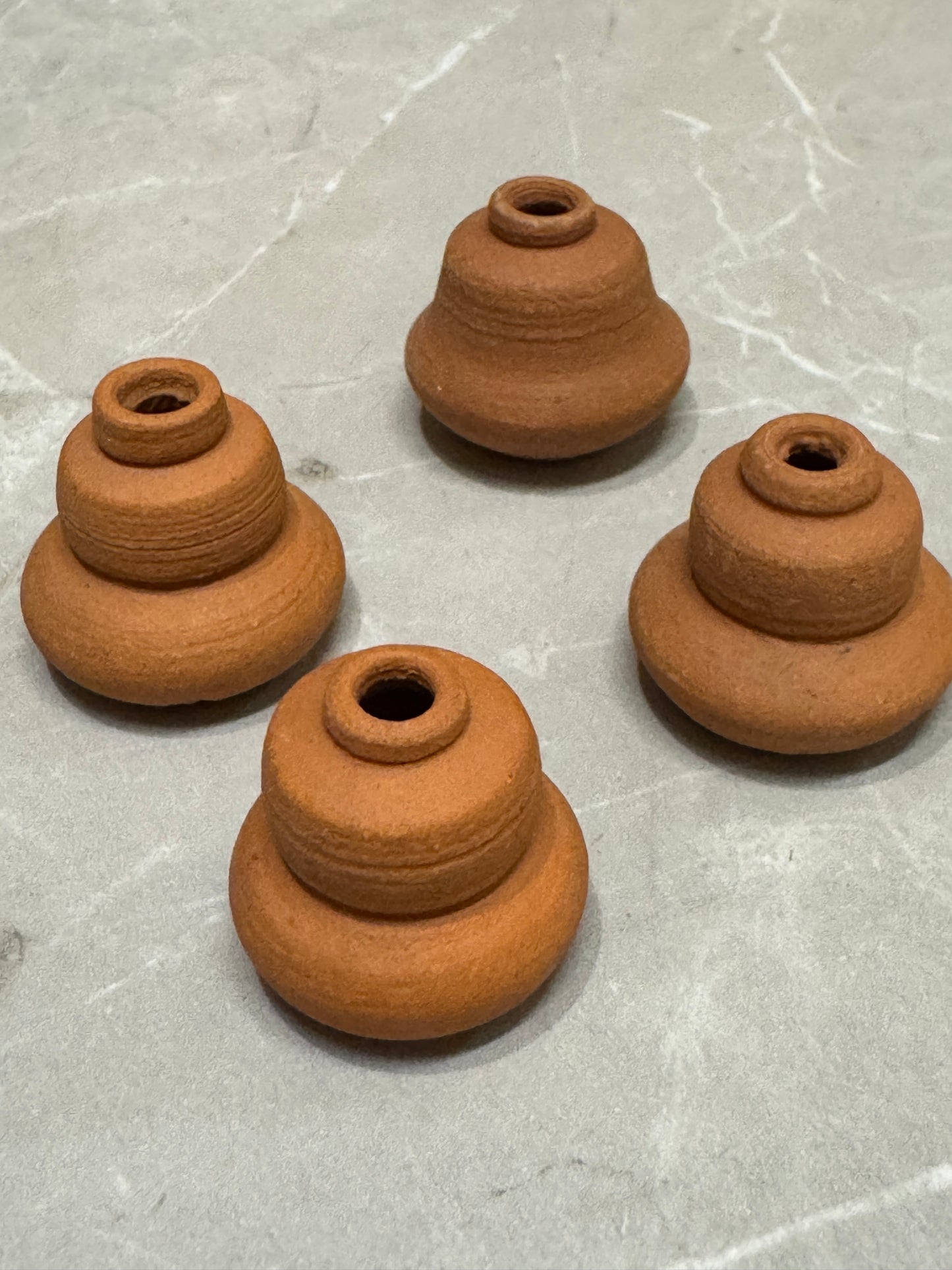 Miniature handcrafted clay pot - under 1 inch - single