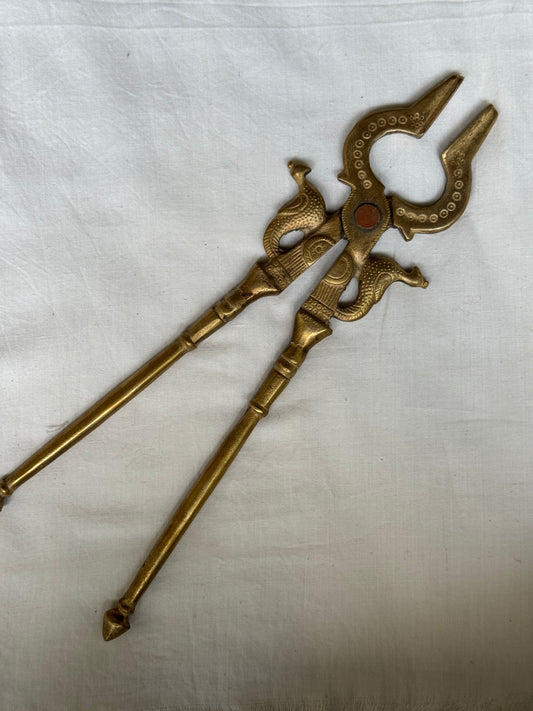 Kitchen tongs / pakkad/ pattakara in brass - peacocks design