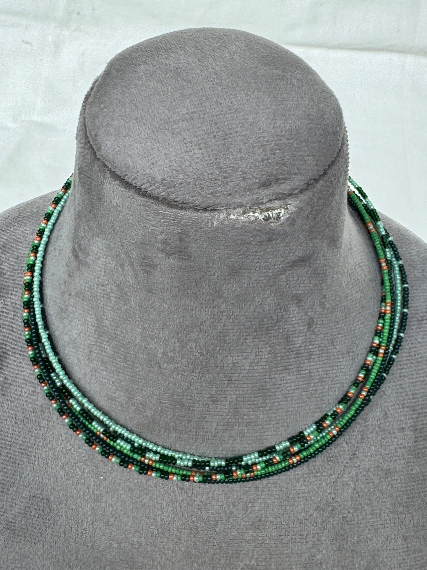 Green multi layered poth beads choker neckpiece