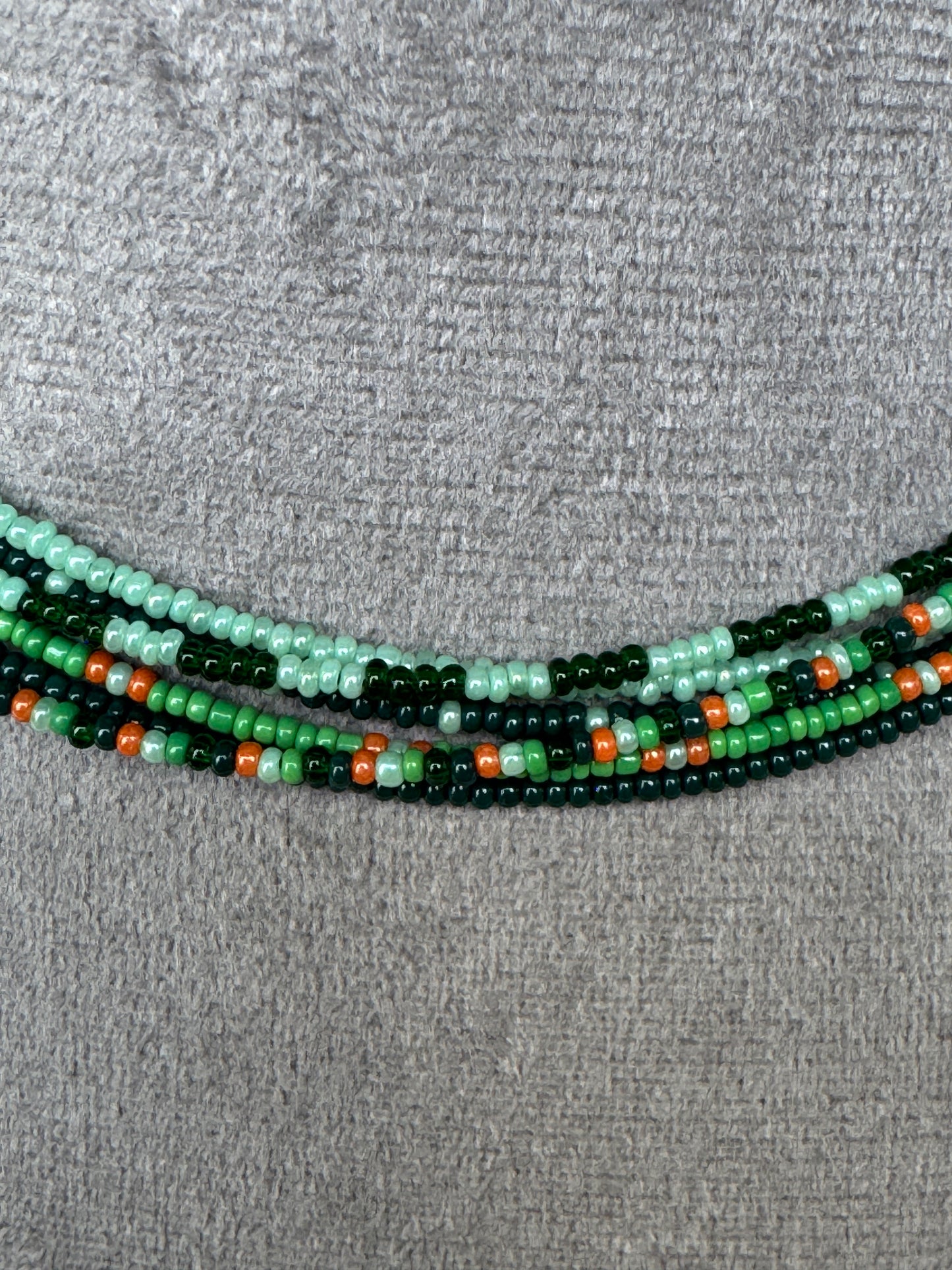 Green multi layered poth beads choker neckpiece