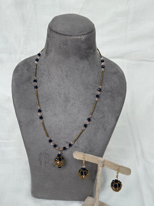 Black and gold necklace and earrings set - glass and poth beads