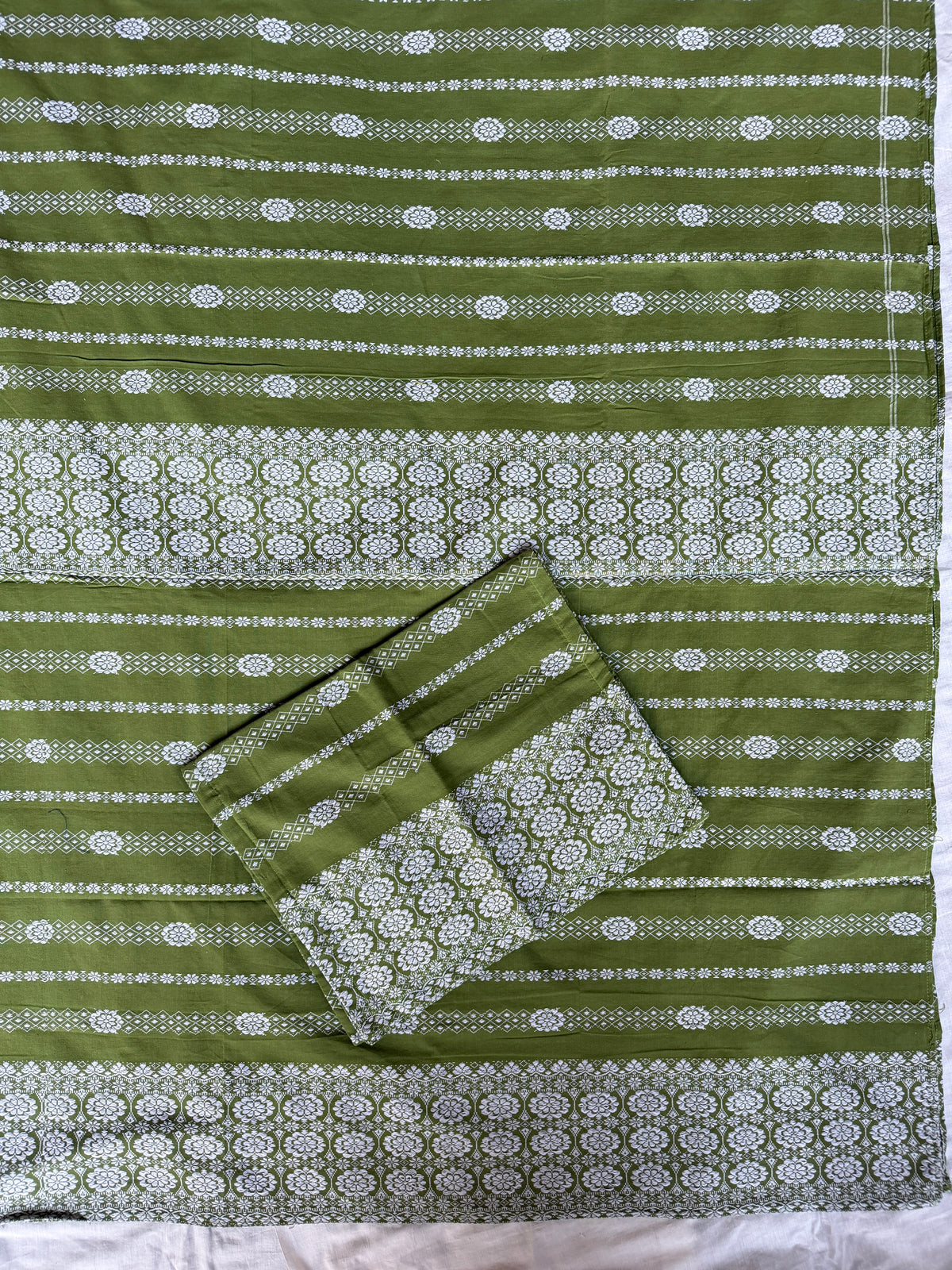 Green Assam hand woven cotton king size bedsheet + 2 pillow covers
