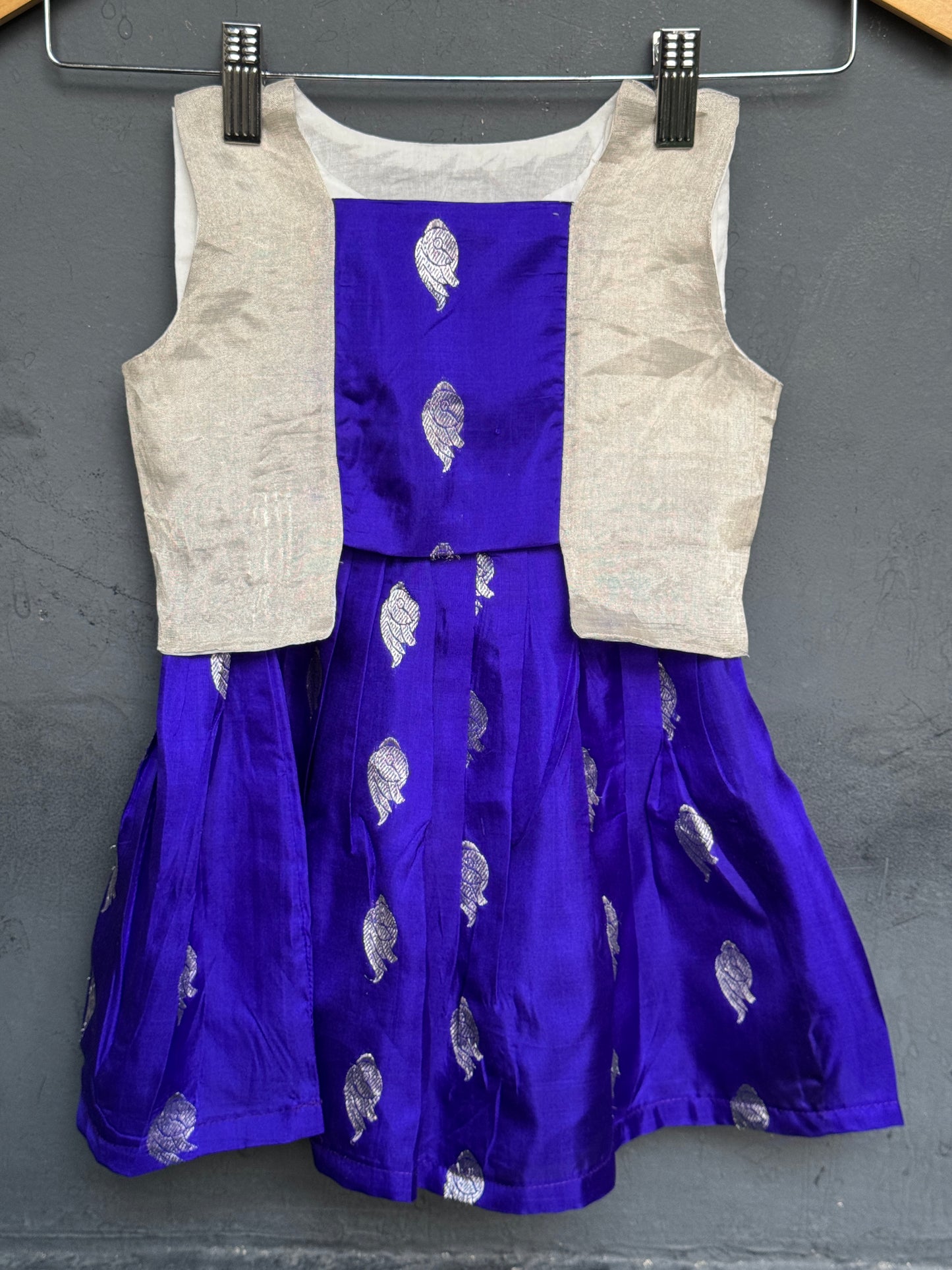Royal blue pure silk Venkatagiri handloom lehenga (pattu langa) with handwoven silver tissue blouse