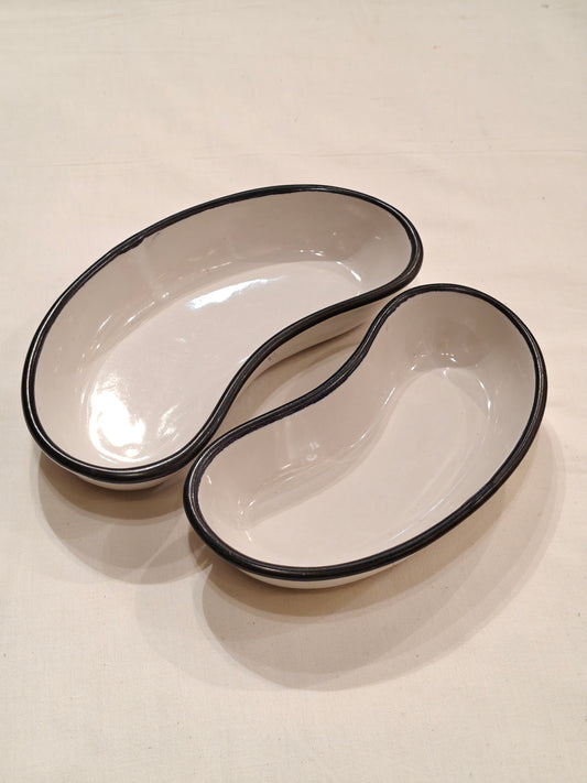 White kidney / bean shaped Handcrafted tray / platter - set of 2