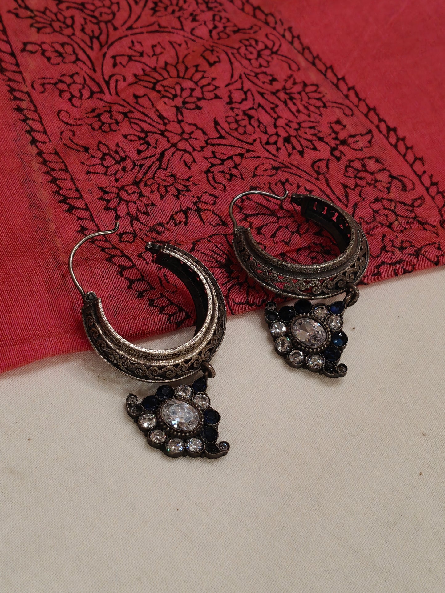Hoop earrings with Stone Cluster