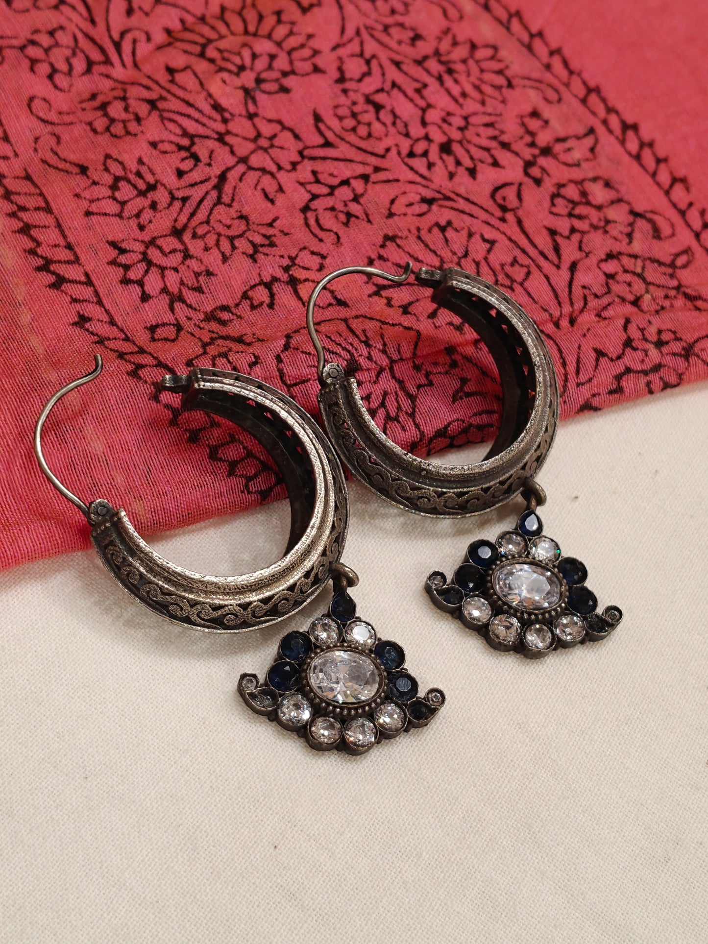 Hoop earrings with Stone Cluster