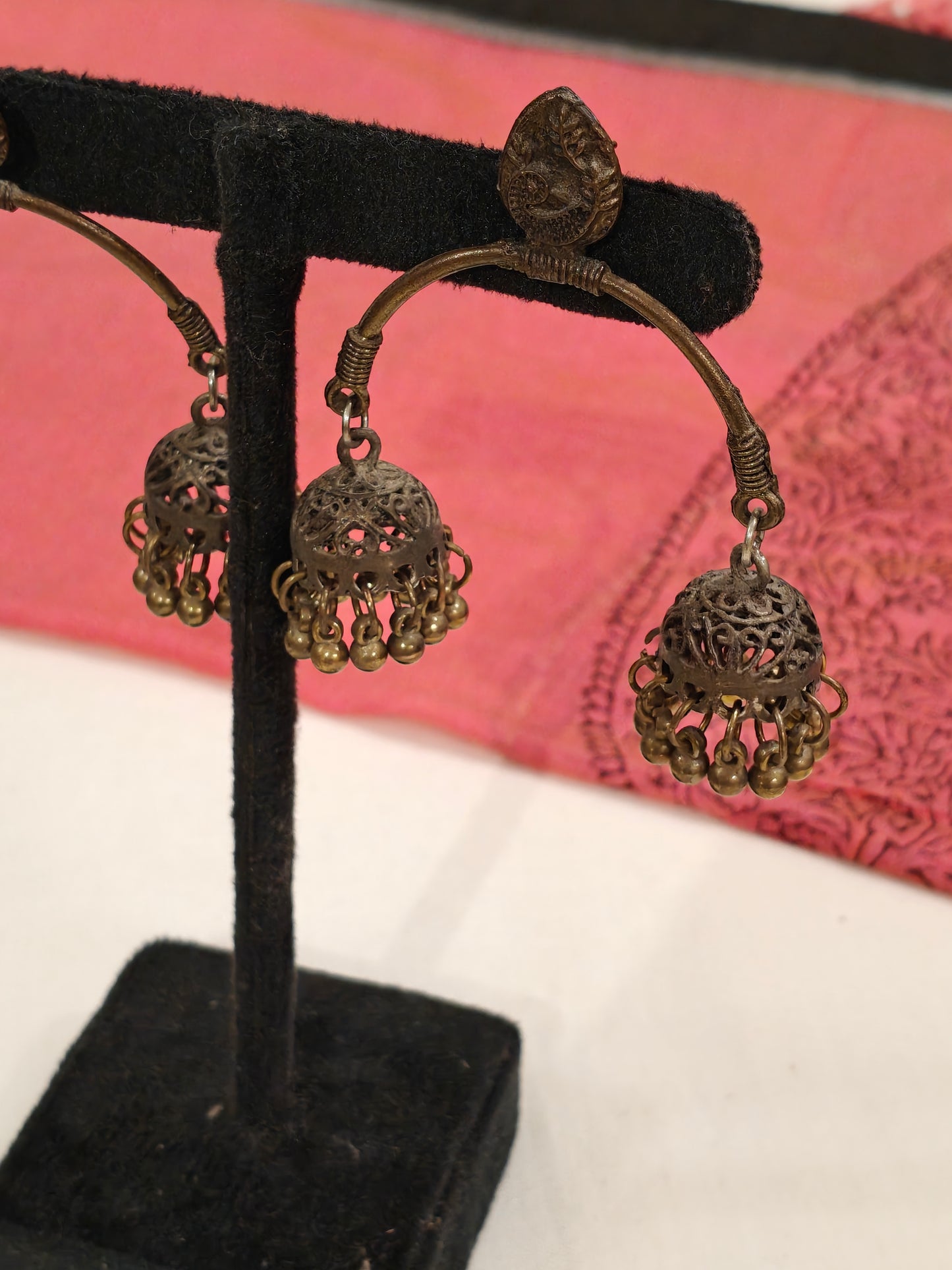 2 Jhumkis on arc - earrings