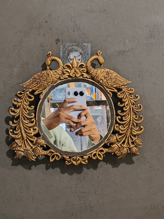 Round mirror with two peacocks in Handcrafted brass