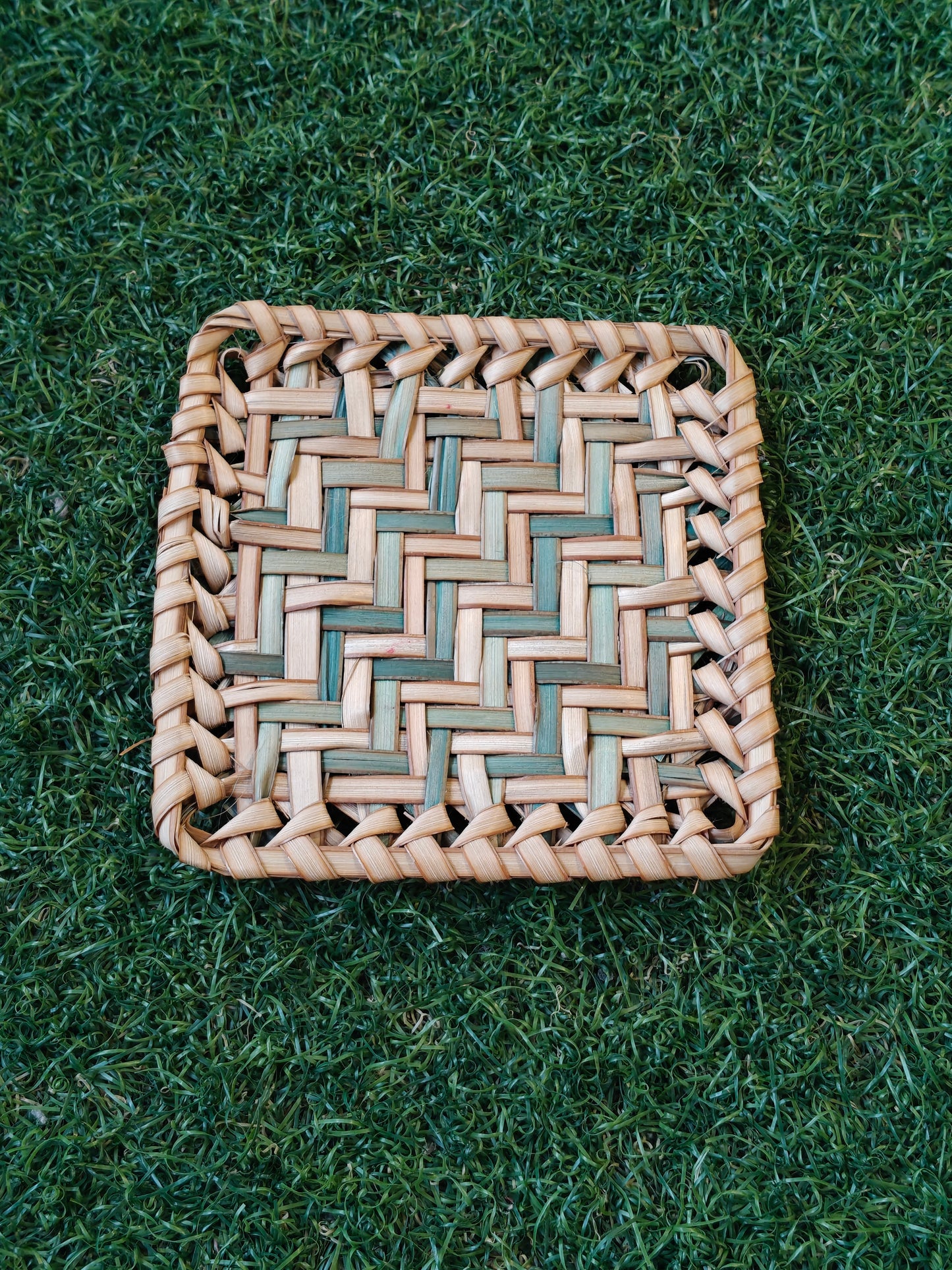 Grass handwoven square shaped coaster