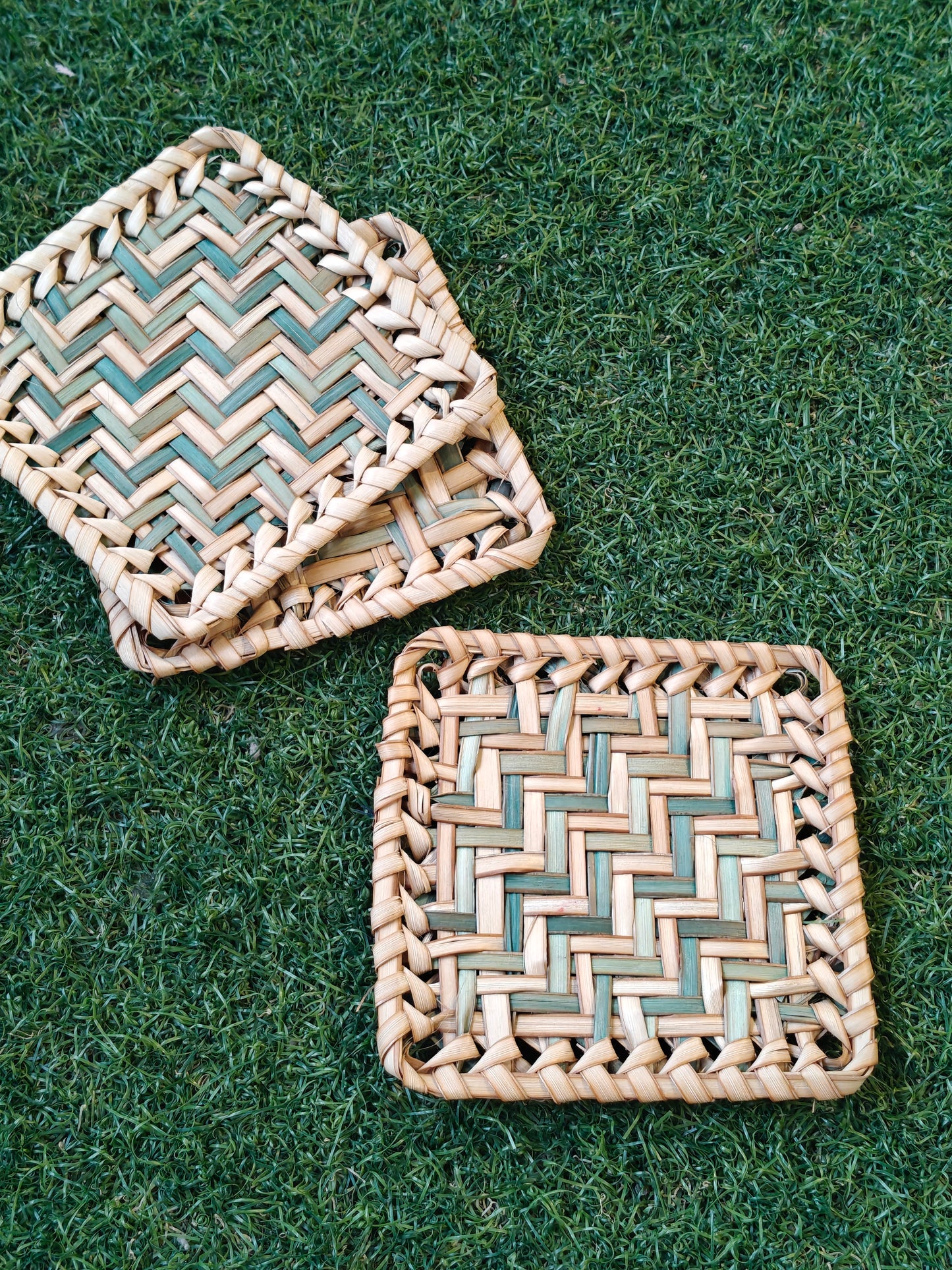 Grass handwoven square shaped coaster