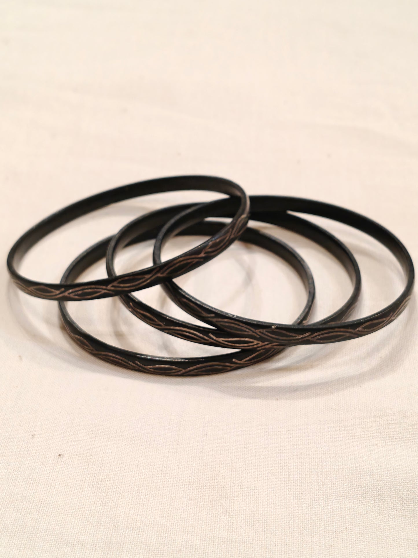 Leaves vine black bidri silver inlay bangle
