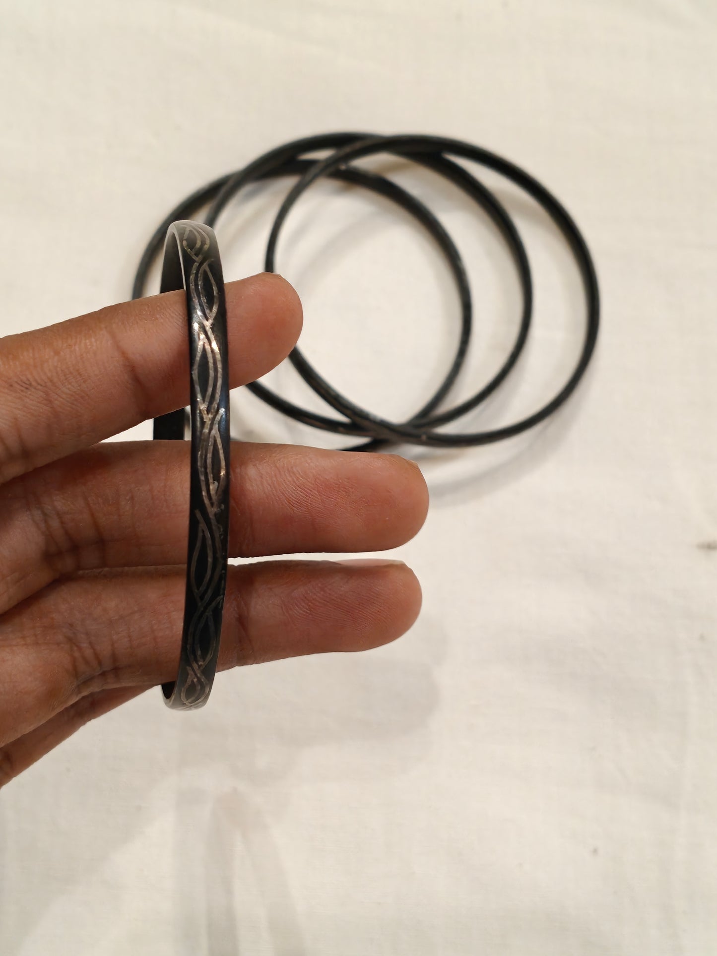 Leaves vine black bidri silver inlay bangle