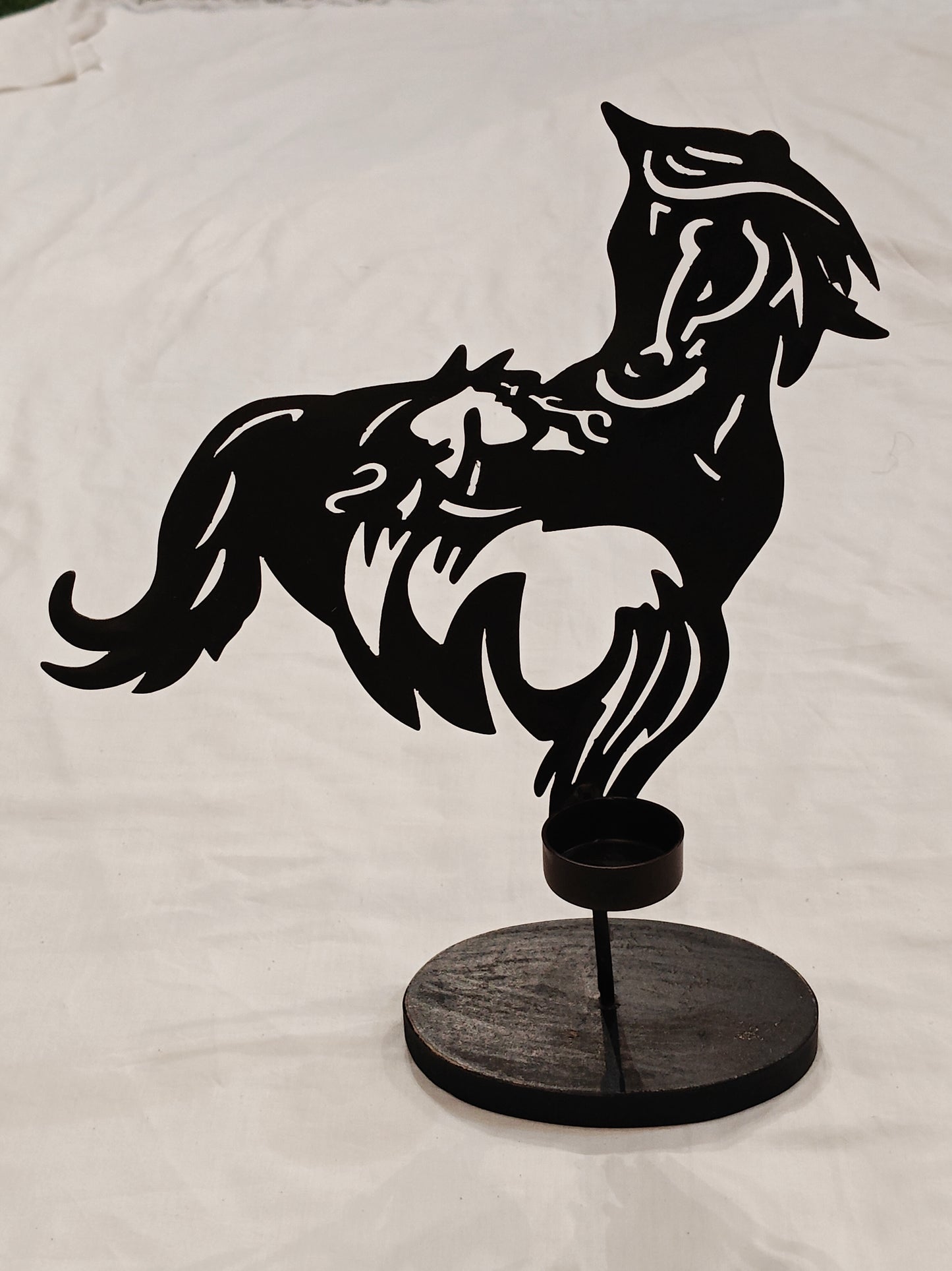 Metallic horse shaped t-light holder