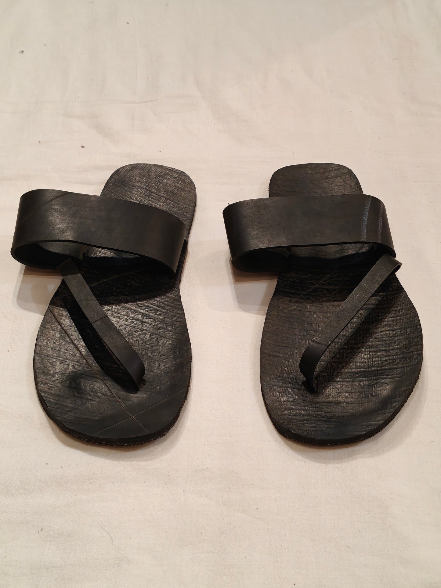 Chappal made of upcycled tyres n tubes - men’s casual n cool footwear