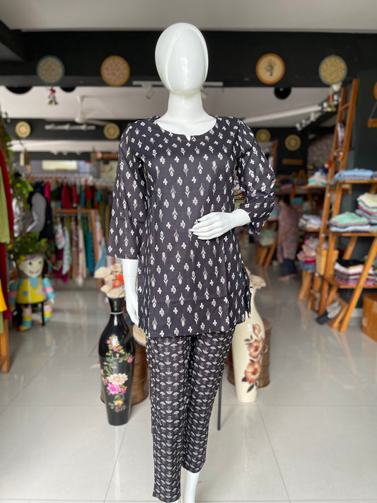 Black printed cotton lounge wear set
