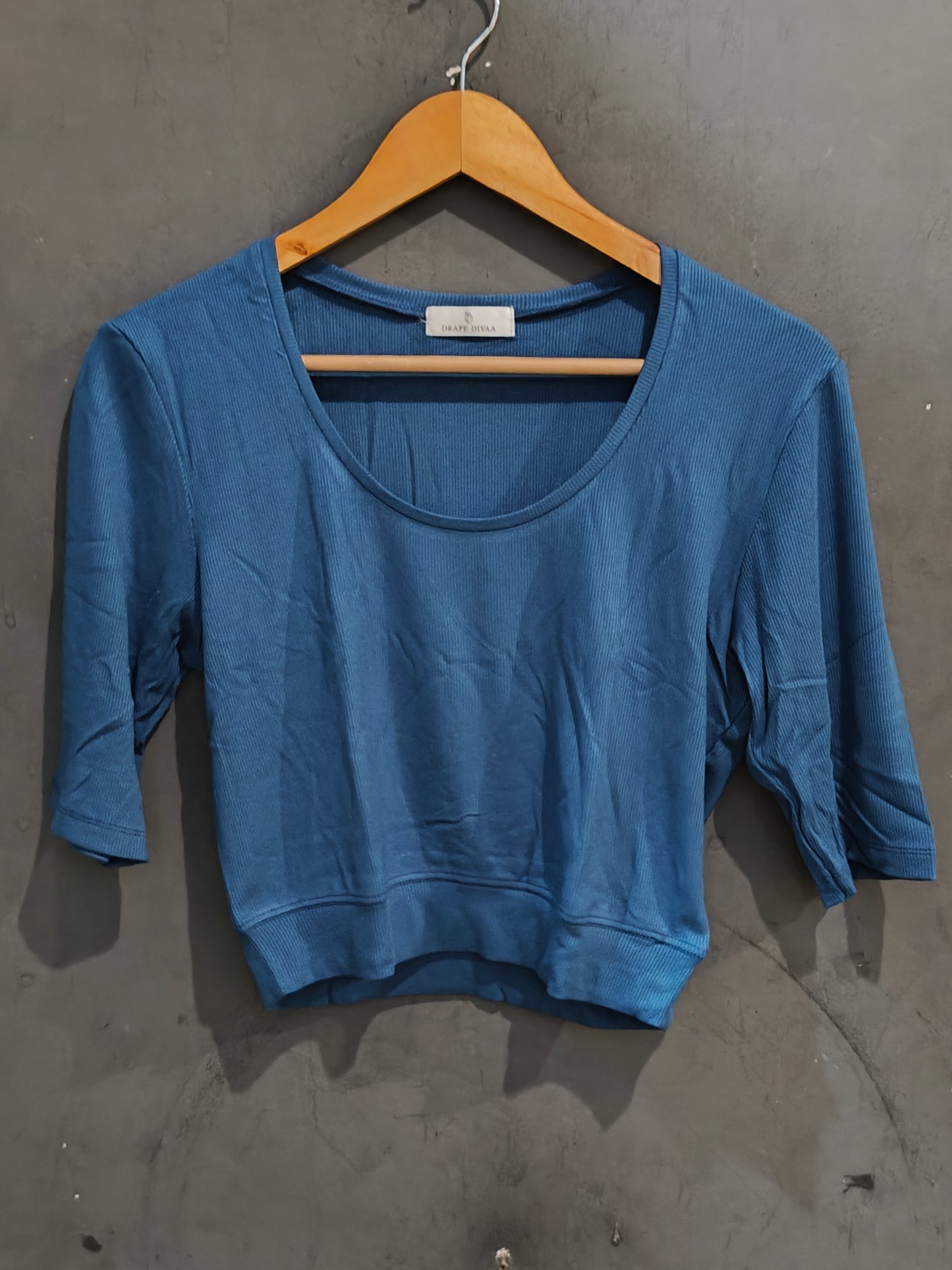 Textured stretchable elbow sleeves deep round neck blouse