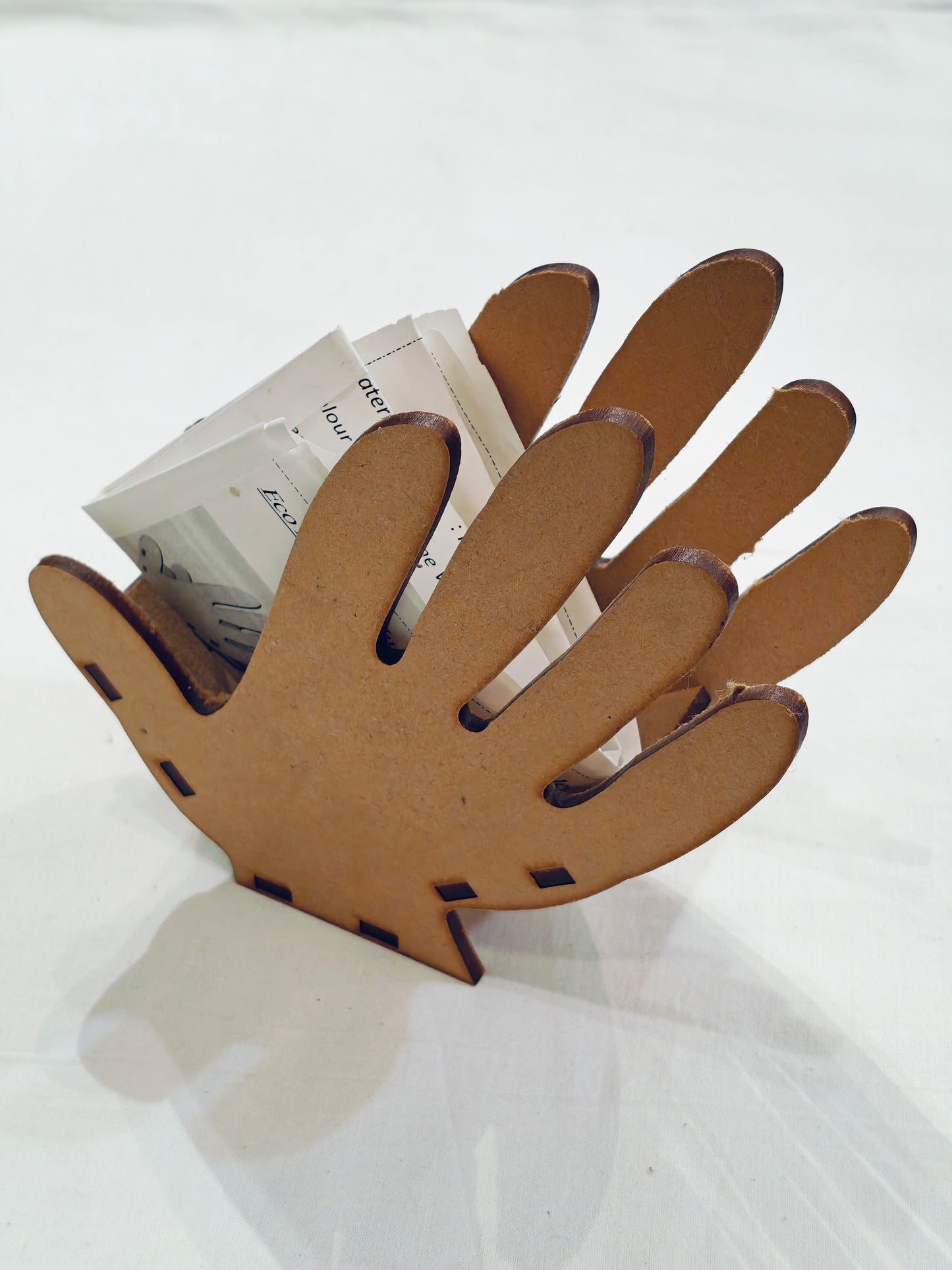 Wooden pine sheet DIY tissue holder - Kind hands holding for you