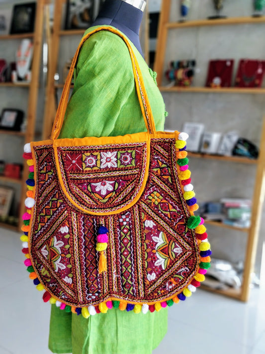 Pom pom hand bag big