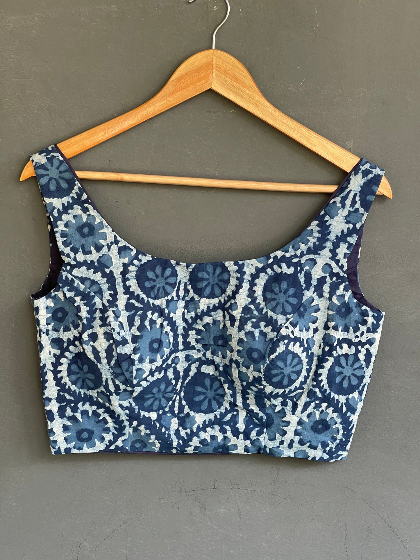 Indigo cotton sleeveless padded blouse