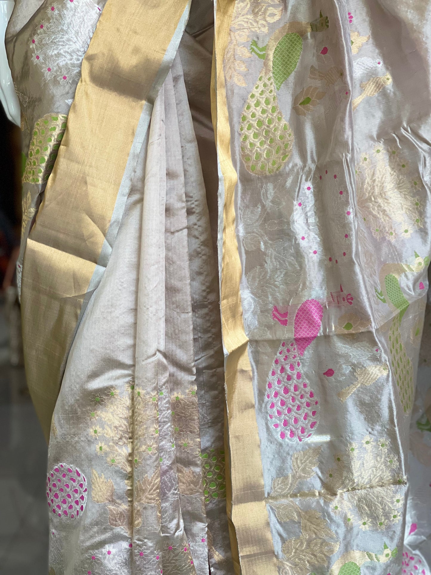 Elegant gold Chanderi pure silk handwoven peacock motif skirt border grand saree