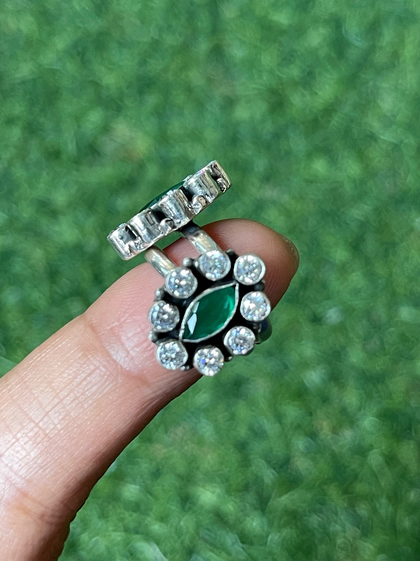 White and green stones oval toe rings pair in 92.5 sterling silver