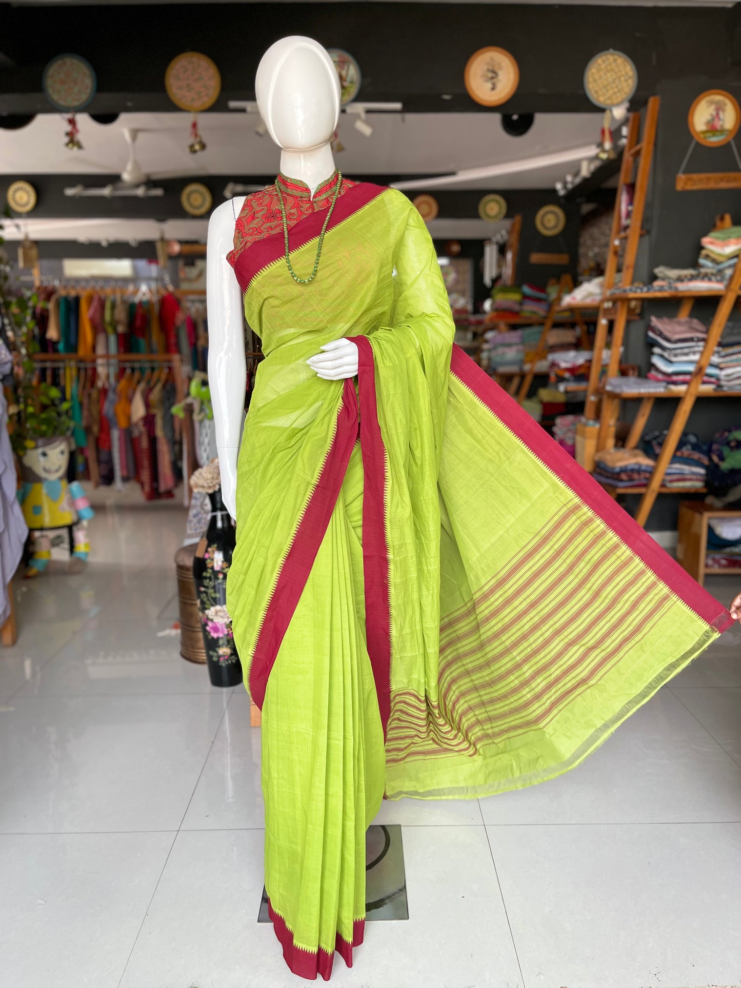 Green handloom cotton saree with maroon Kuppadam border