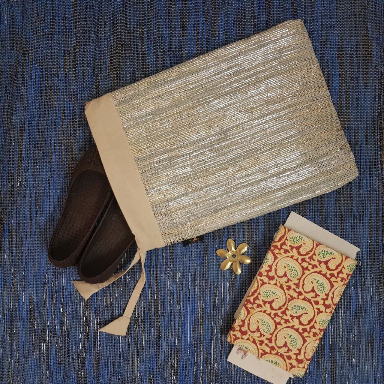 Upcycled plastic made shoes bag