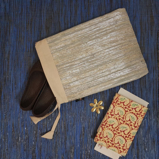 Upcycled plastic made shoes bag