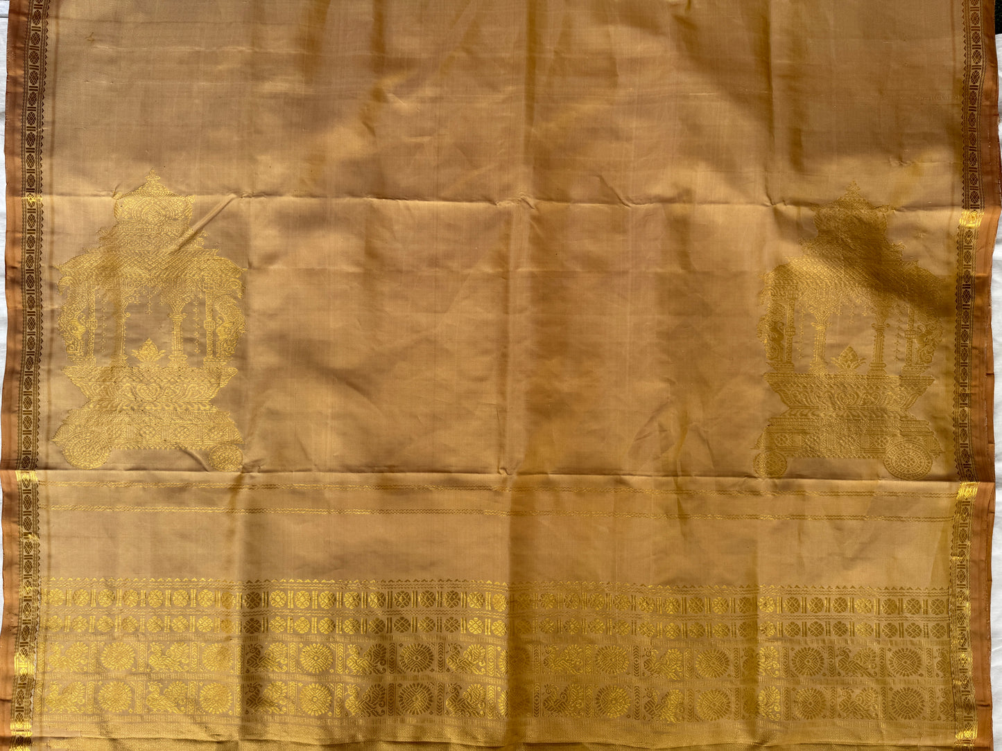 Elegant beige pure silk handloom Kumbakonam pattu saree with rath chariot palla