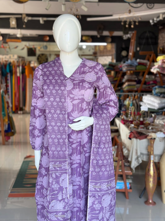 Mauve floral cotton cut dana embroidered straight kurti, pants and dupatta - 3 piece suit set