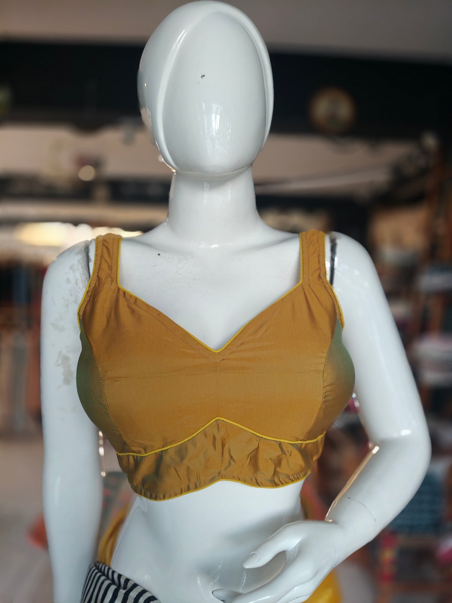 Silk sleeveless padded back open blouse with lining