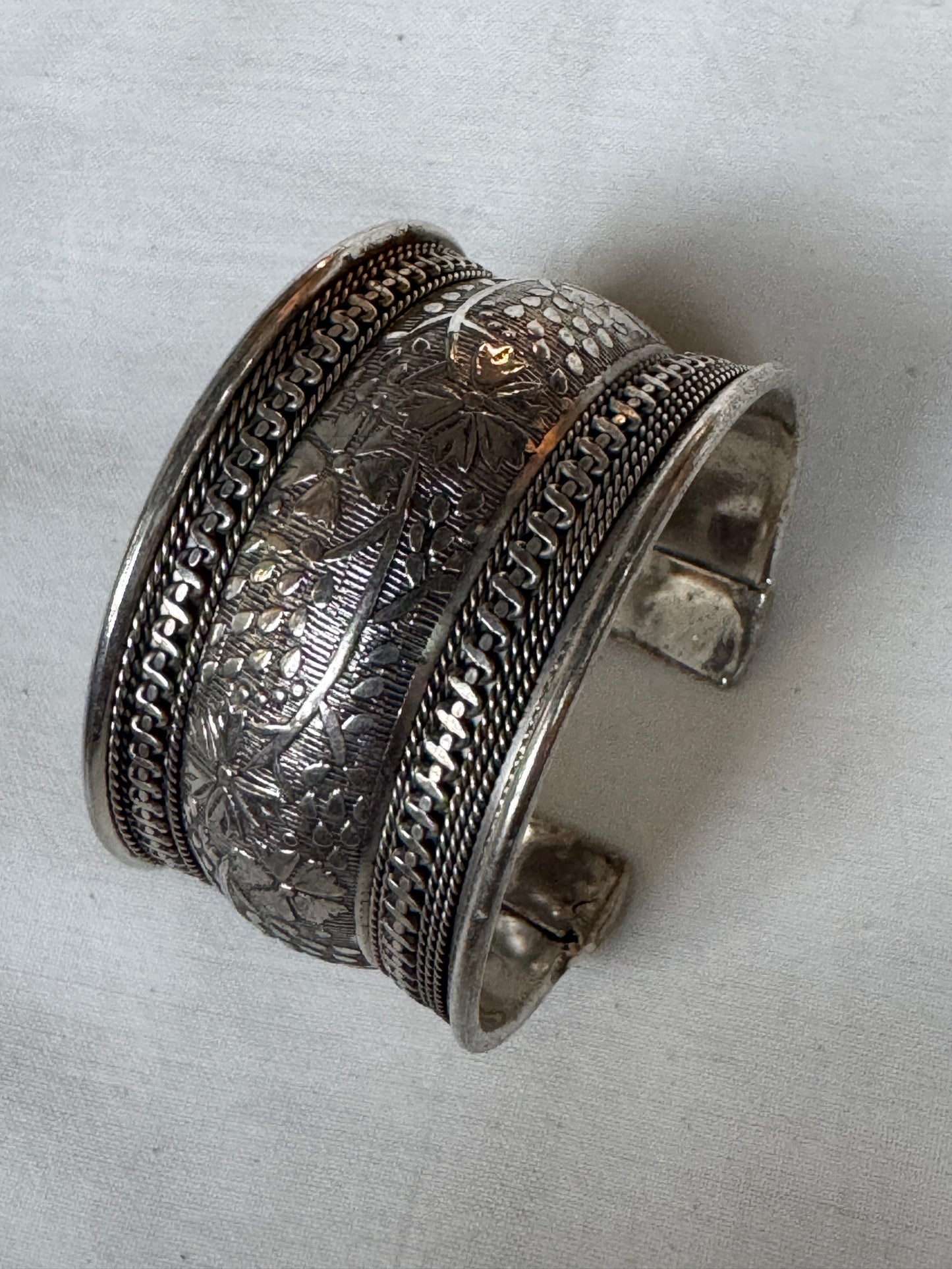 Brass wide bracelet - silver coated, free size