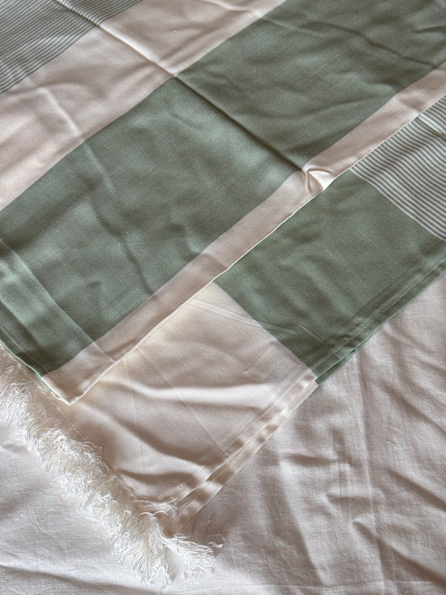 Light green Wider bamboo bath / beach towel