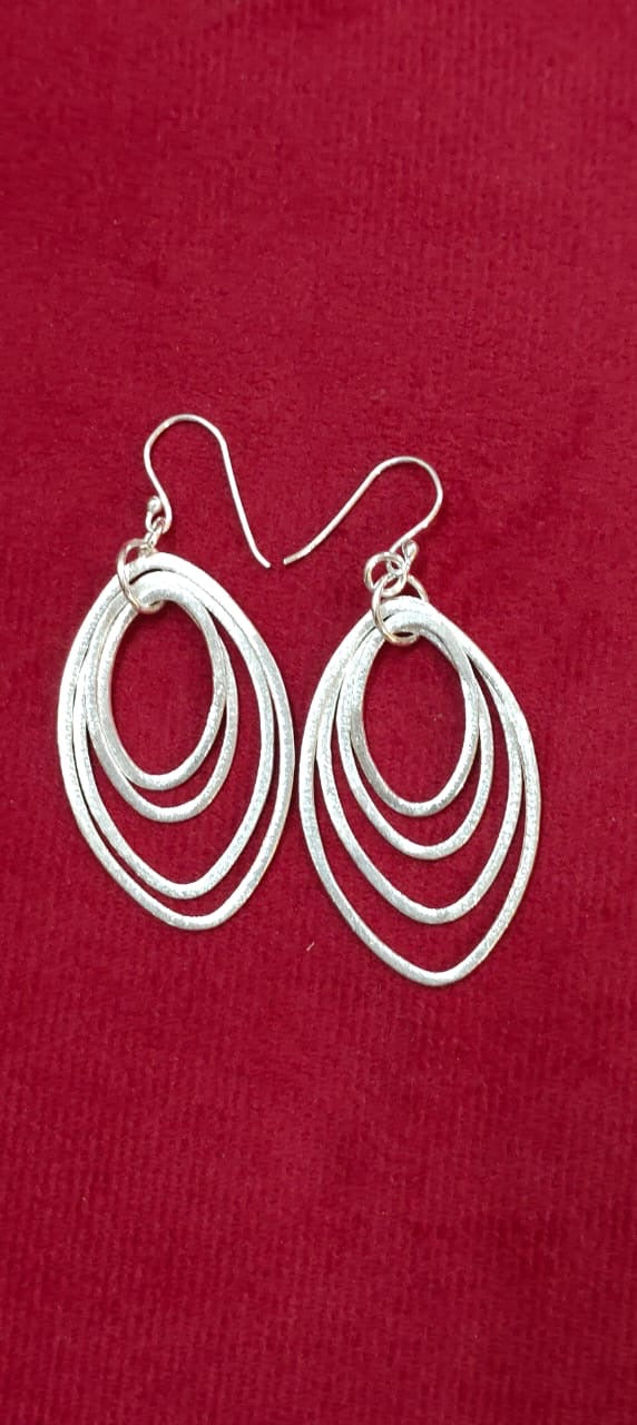 Concentric ovals hooks earrings in 92.5 sterling silver