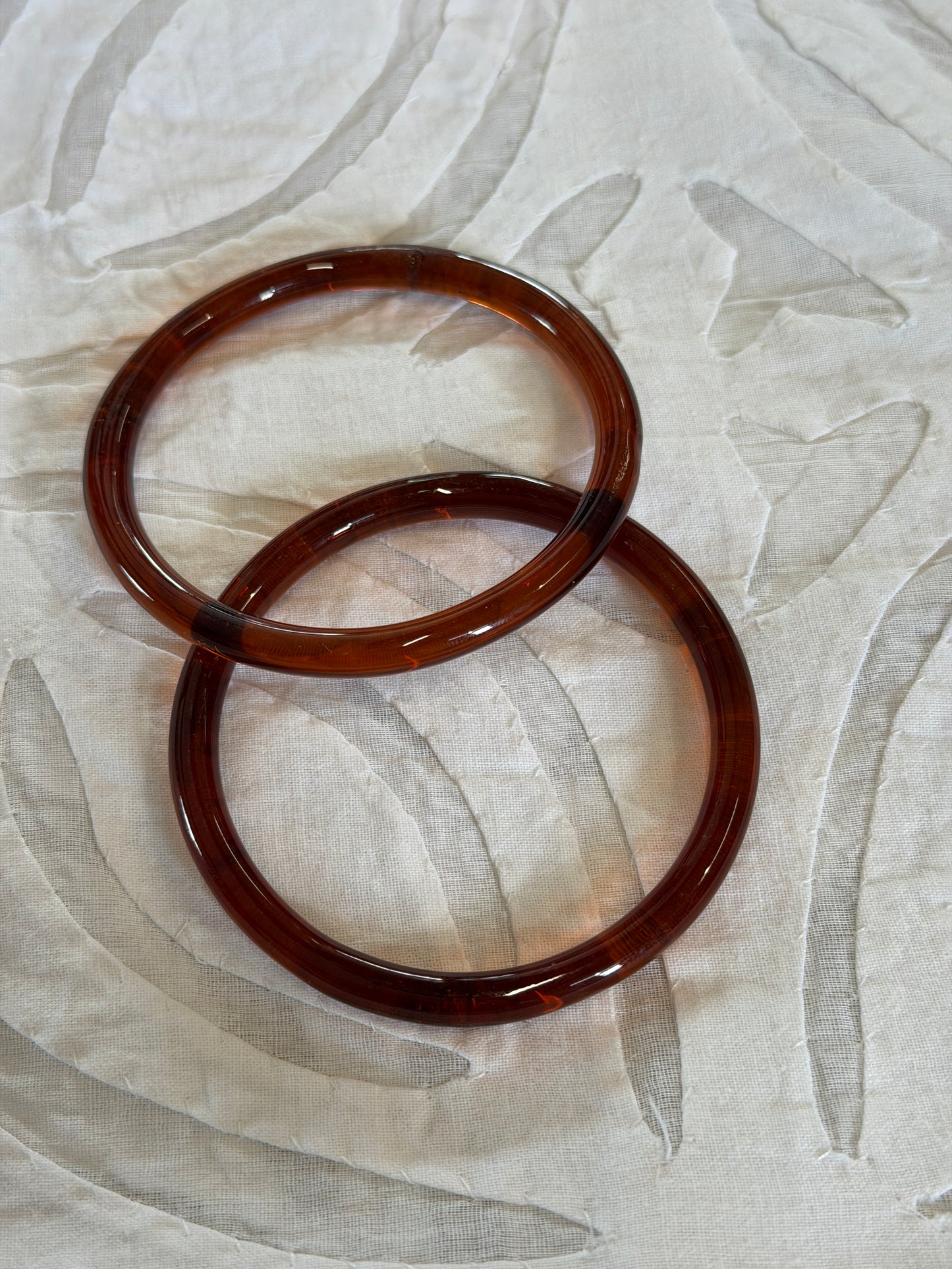 Plain glass handcrafted bangle - single