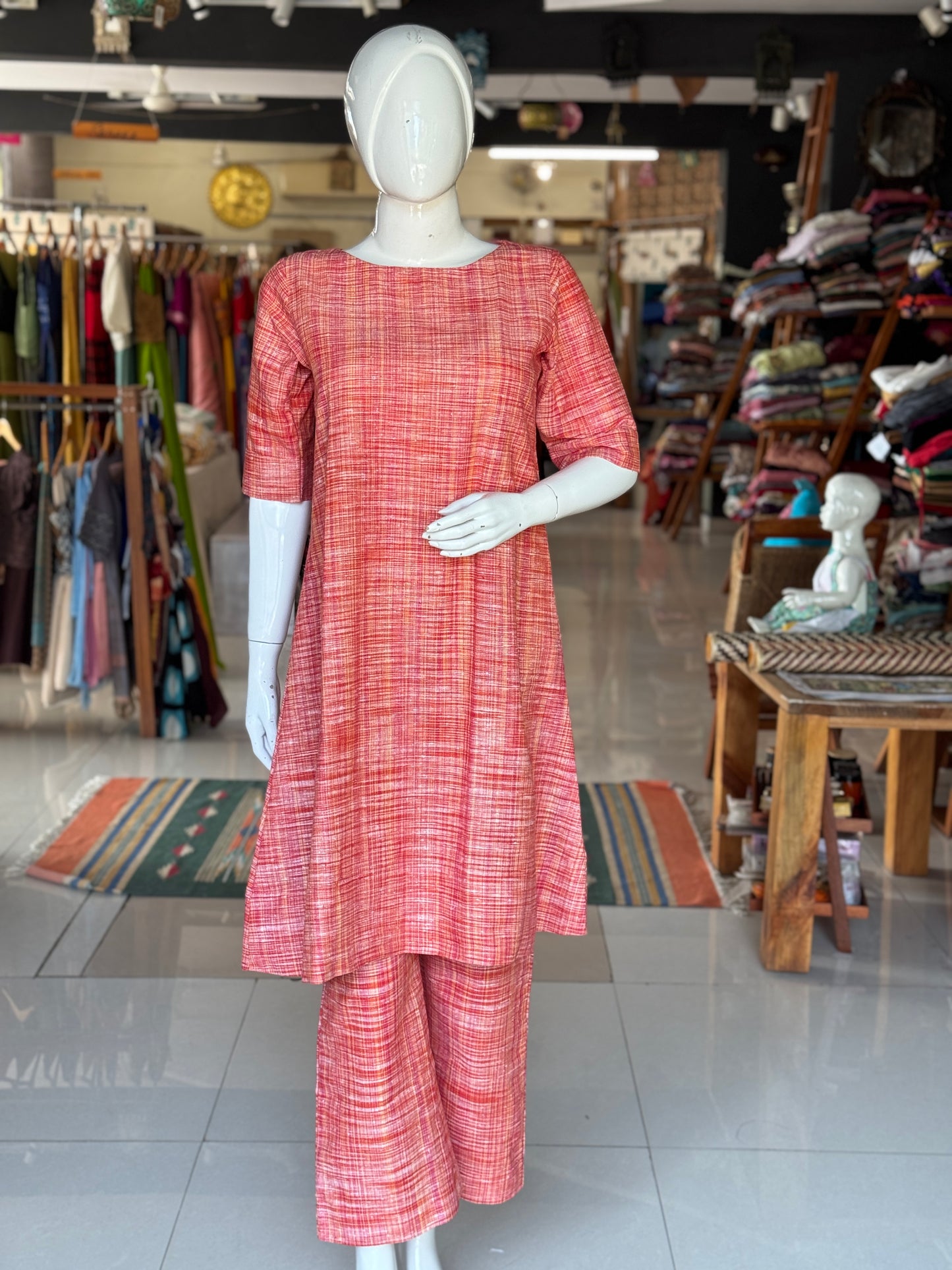 Red textured handwoven cotton kurta n pants - 2 piece coord set