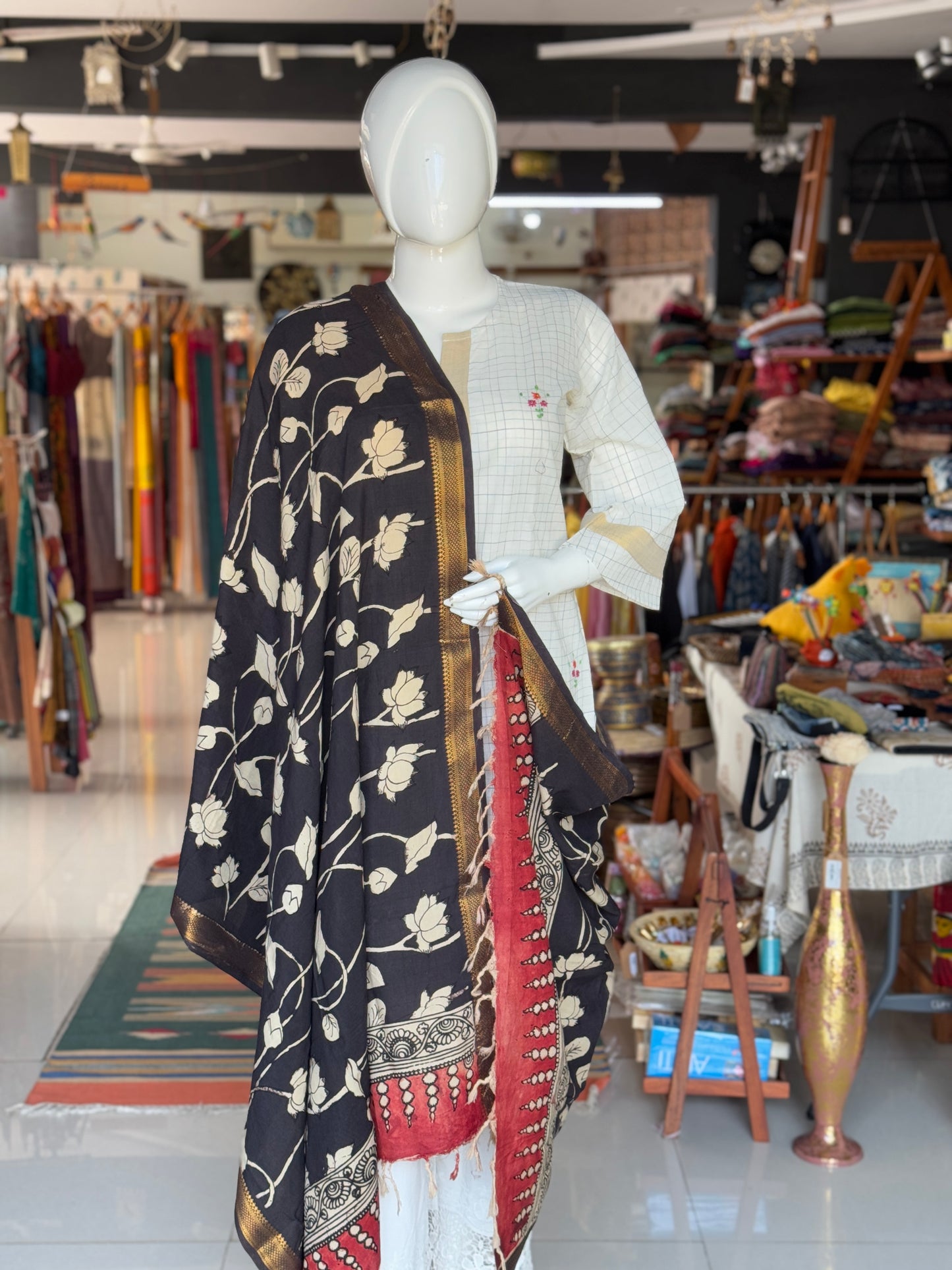 Bangalore Silk hand painted floral pen Kalamkari dupatta