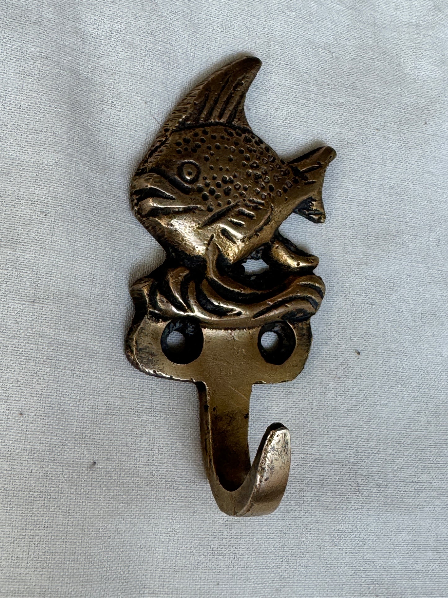 Fish n water design key hanger in brass