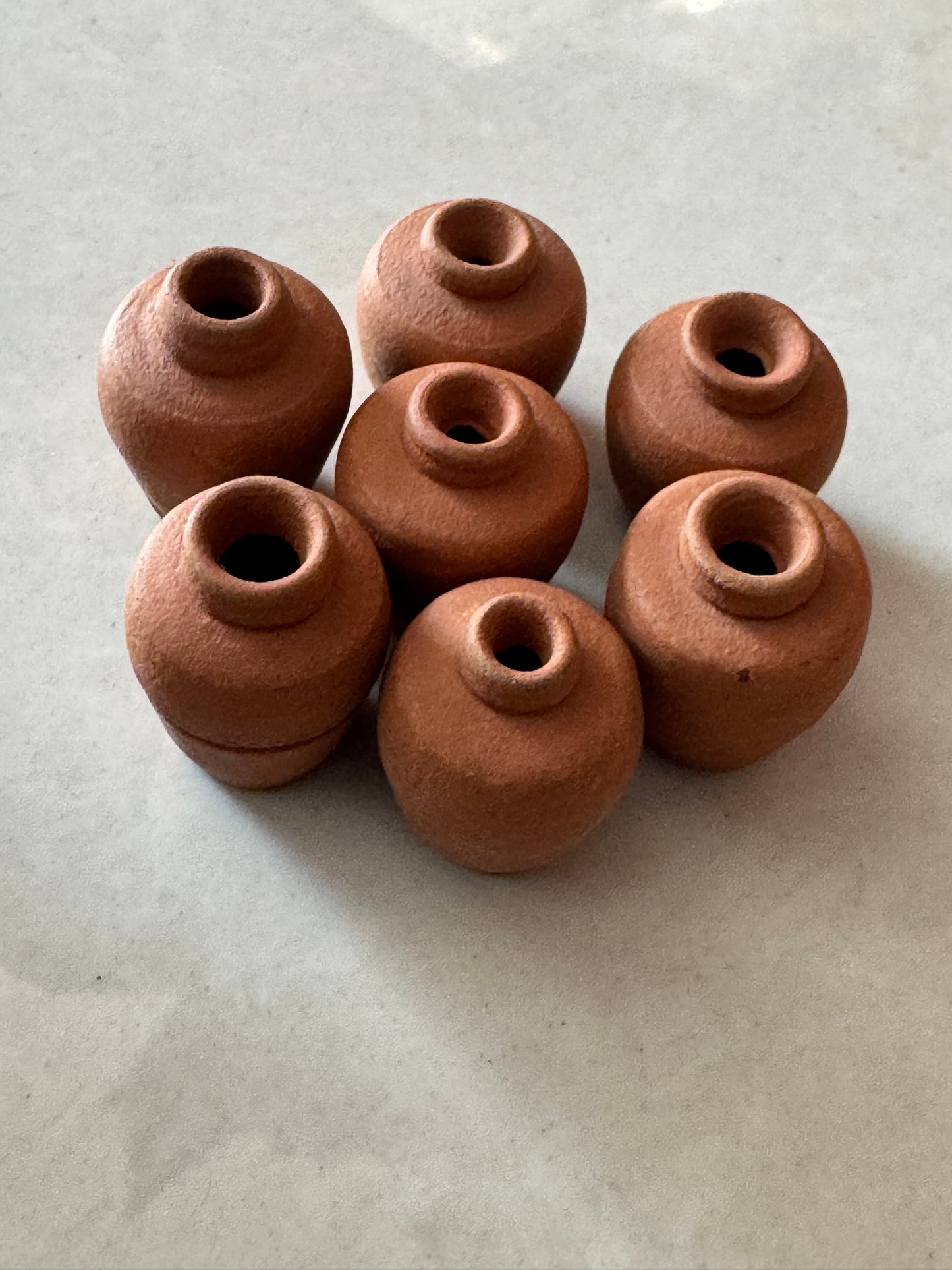 Miniature handcrafted clay pot - under 1 inch - single
