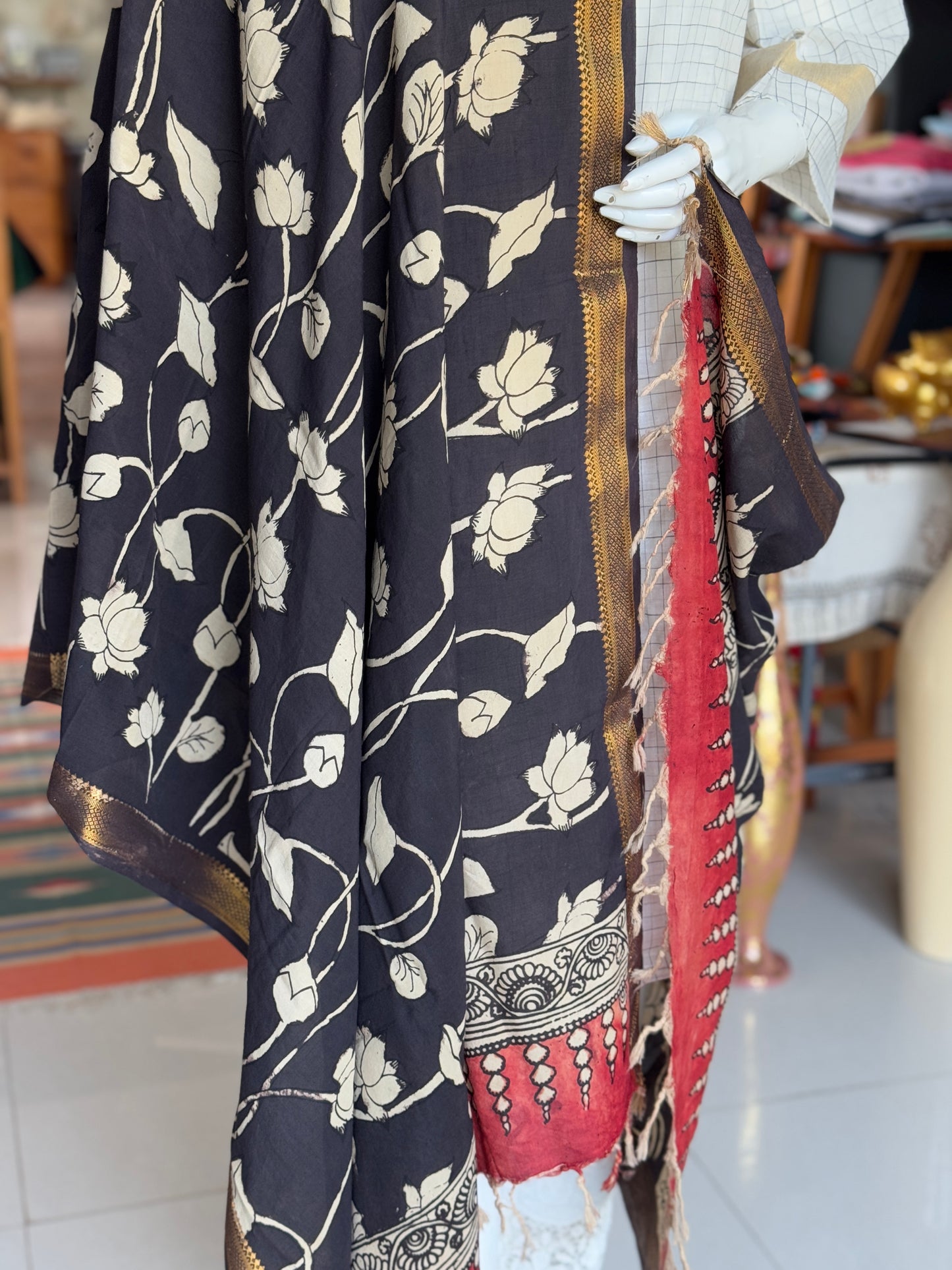 Bangalore Silk hand painted floral pen Kalamkari dupatta