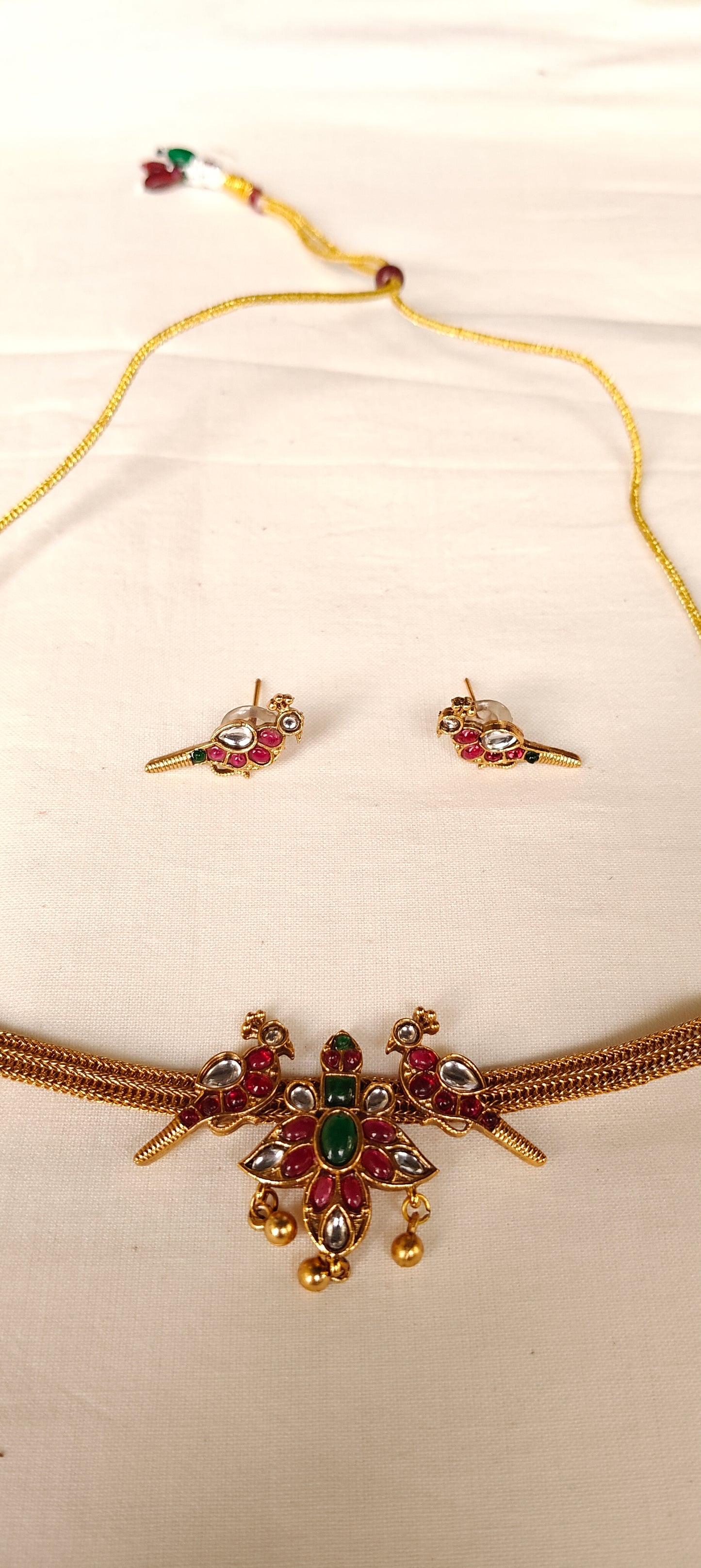 Two birdies neckpiece earrings set - pink green stones