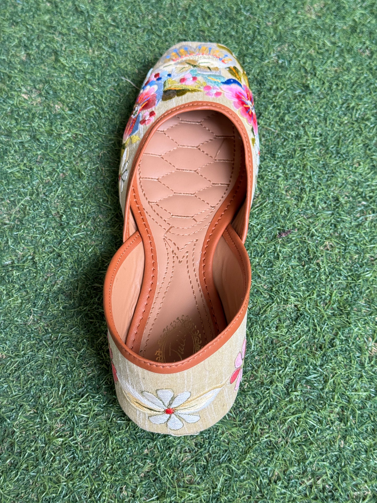 Embroidered juttis  - slay in style