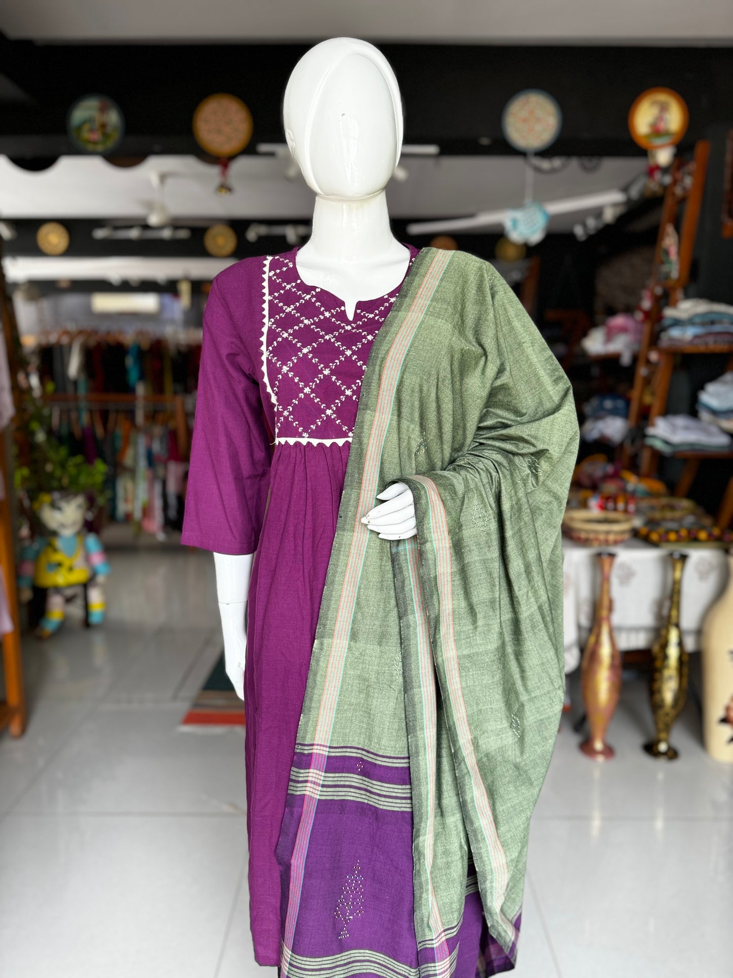 Green and purple deer motif cotton Tangaliya handloom dupatta