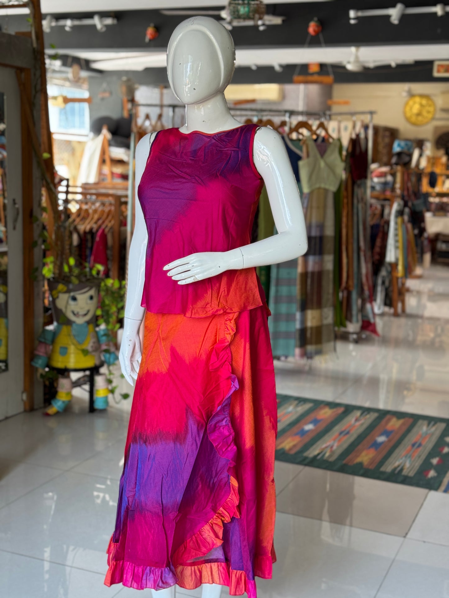 Silk tie n dye sleeveless top with back v-neck