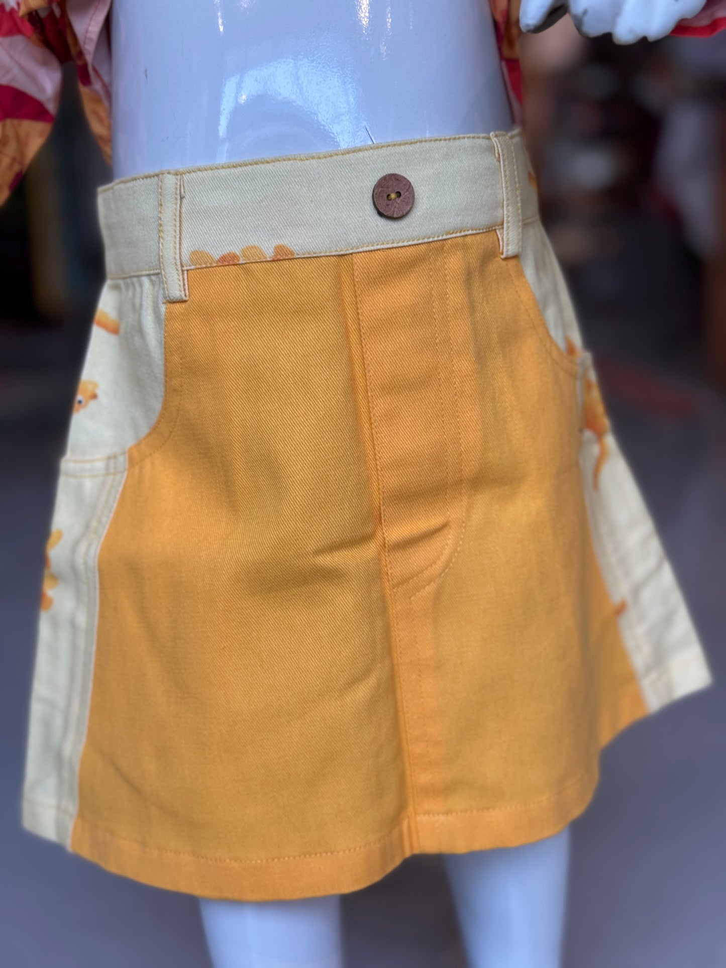 Yellow short A-line skirt with cat prints and pockets