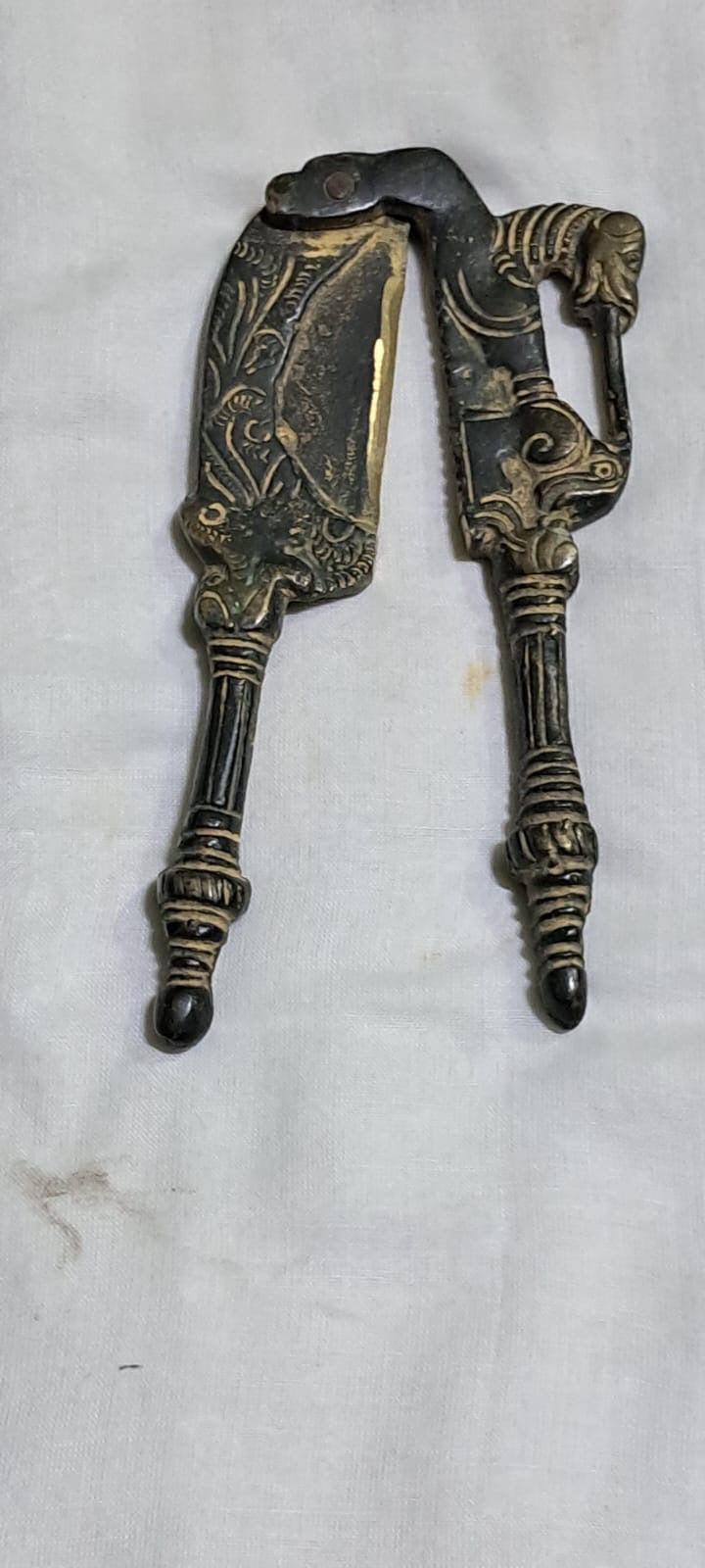 Animal head design vintage nut cutter handcrafted in brass