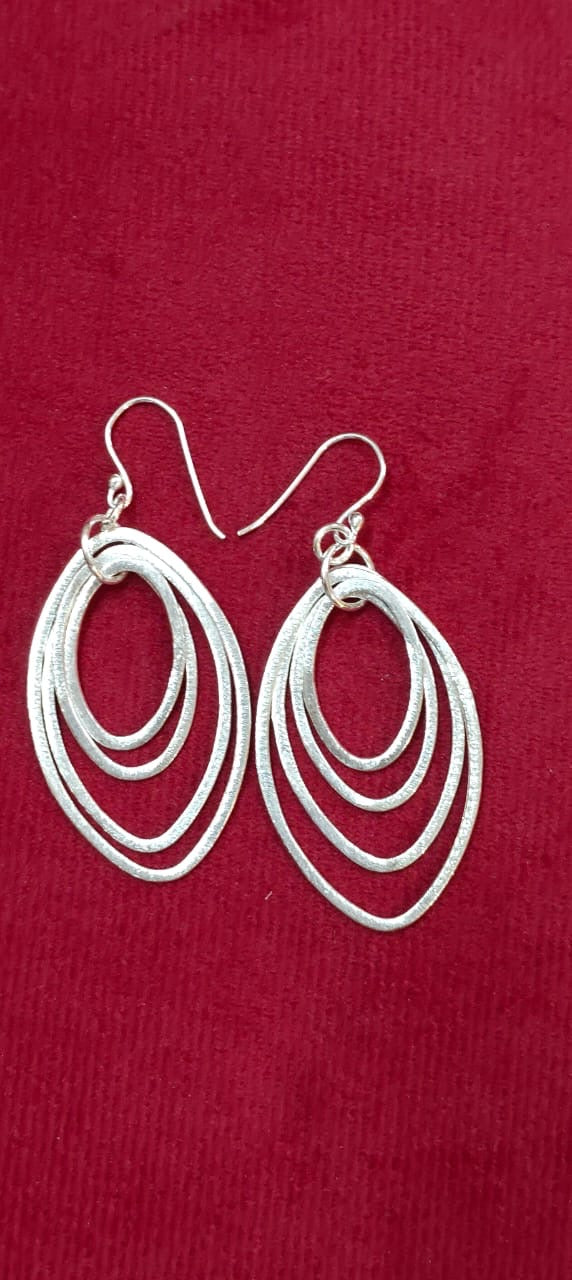 Concentric ovals hooks earrings in 92.5 sterling silver