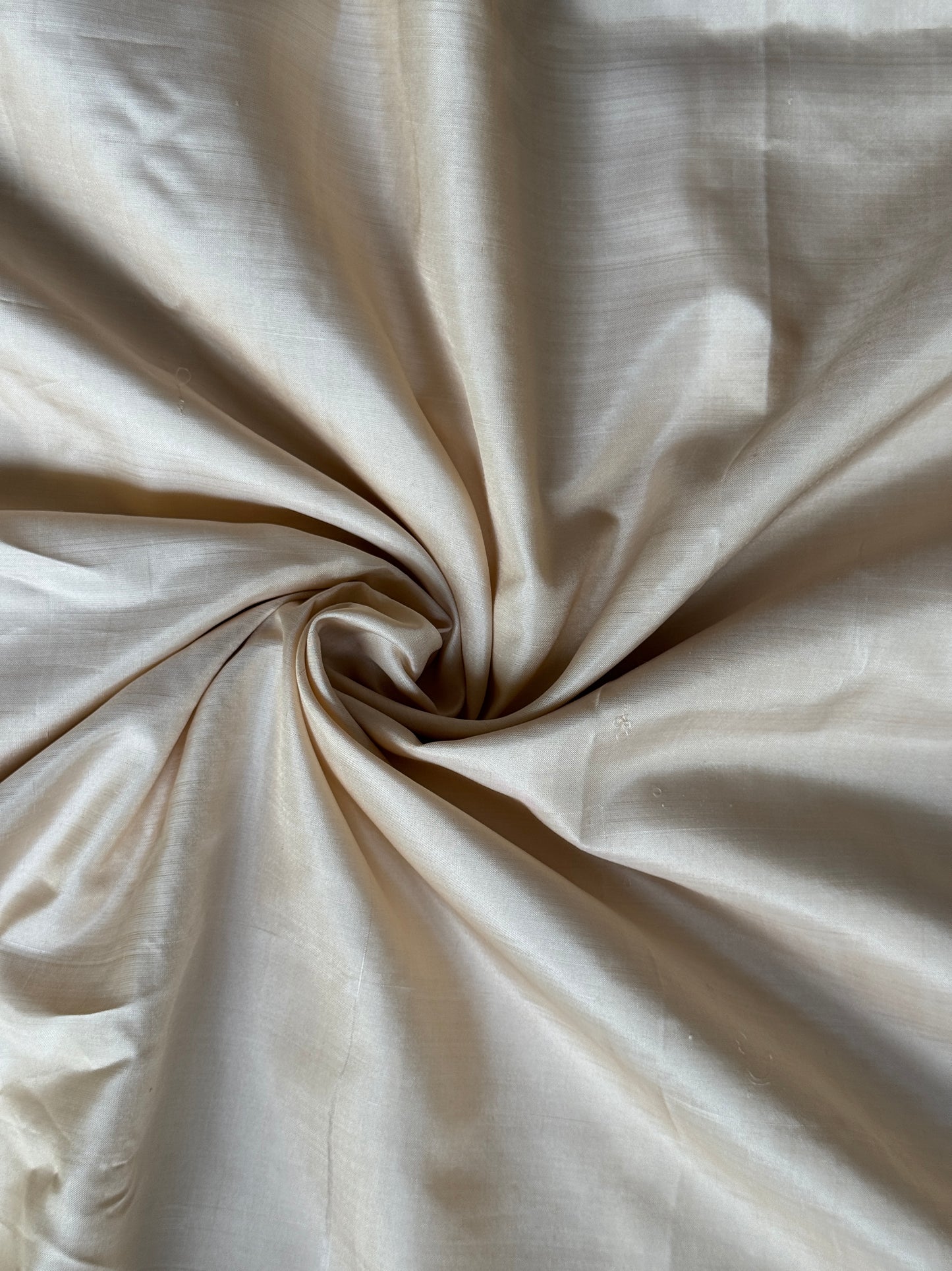 Cream kanchi pattu silk handwoven plain fabric
