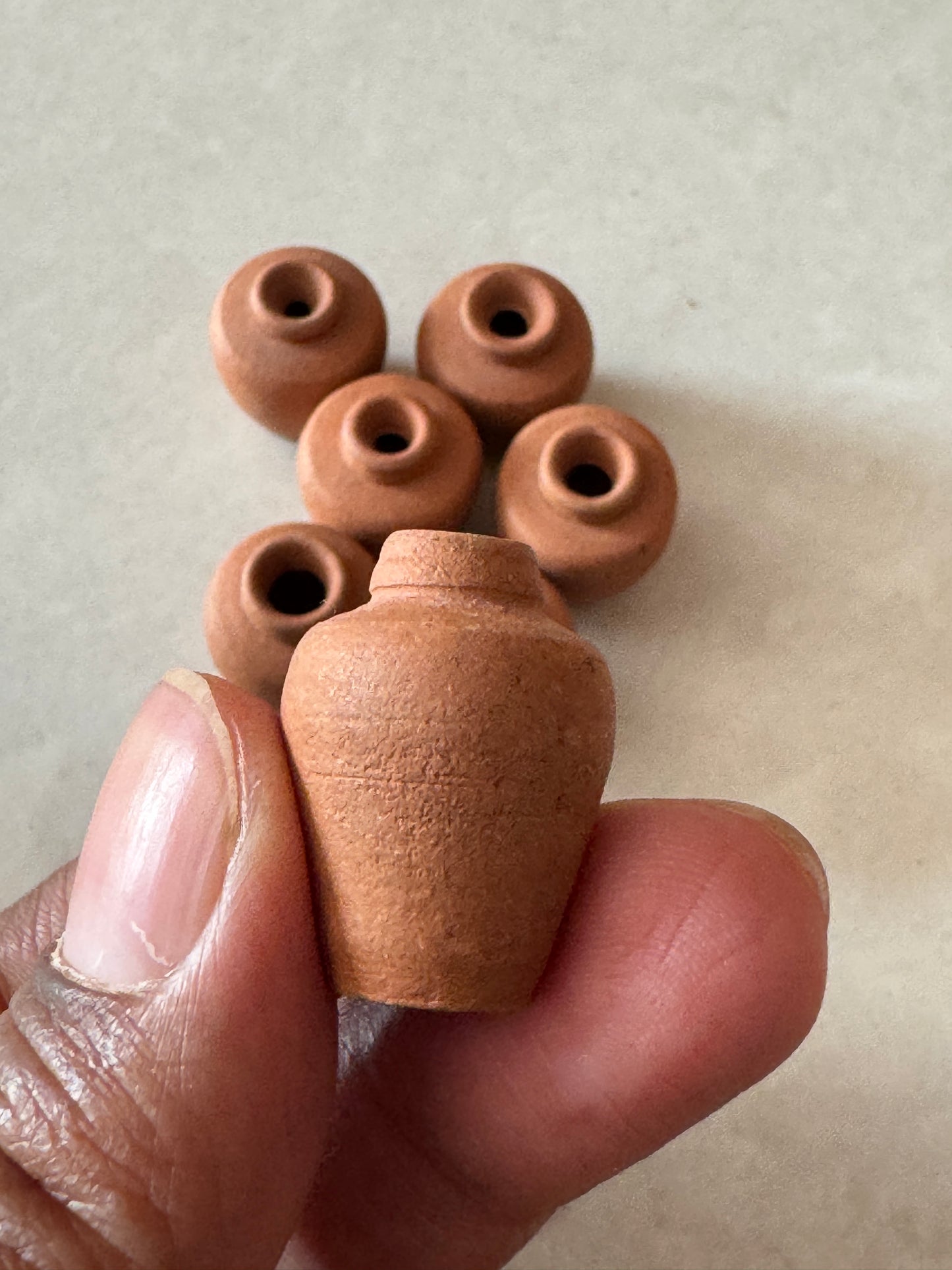 Miniature handcrafted clay pot - under 1 inch - single